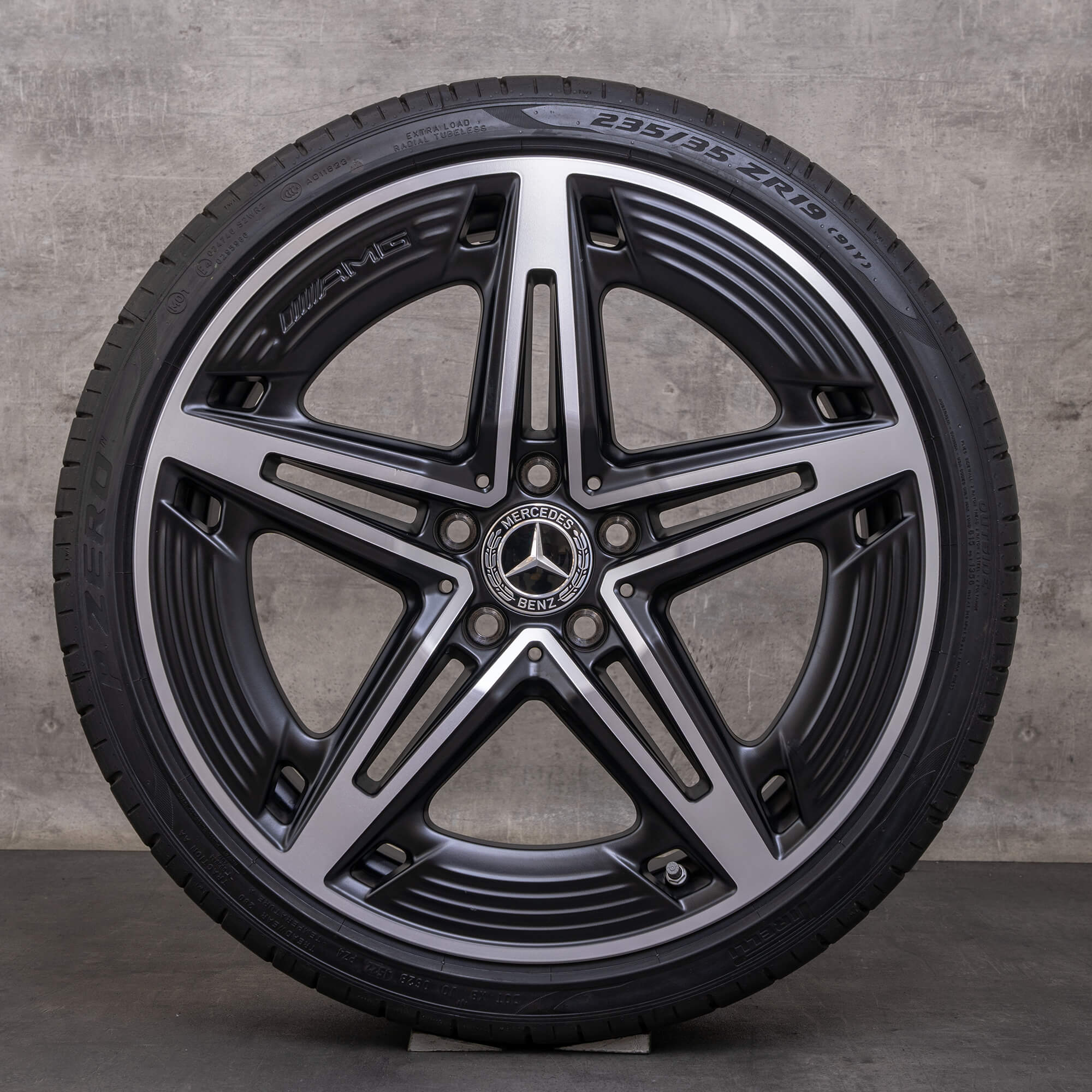 Oryginał Mercedes Benz Klasa A A35 AMG felgi 19 cali W177 V177 letnie koła A1774014400 czarny mat polerowane
