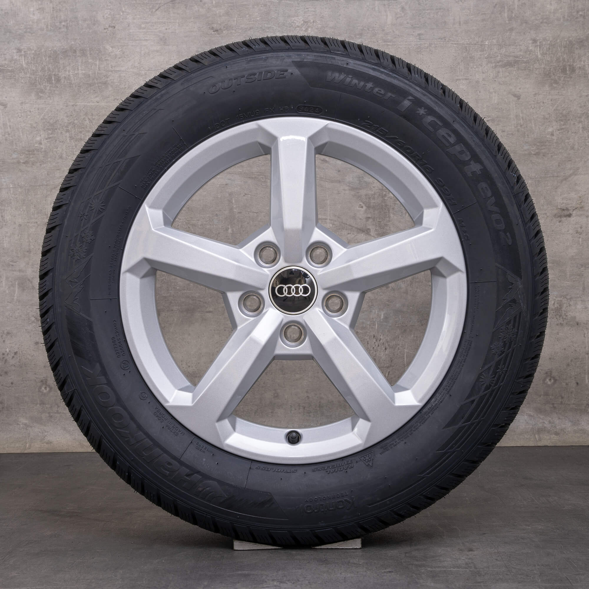Alkuperäiset Audi Q2 talvirenkaat 16 tuuman GA-vanteet 81A601025 hopea