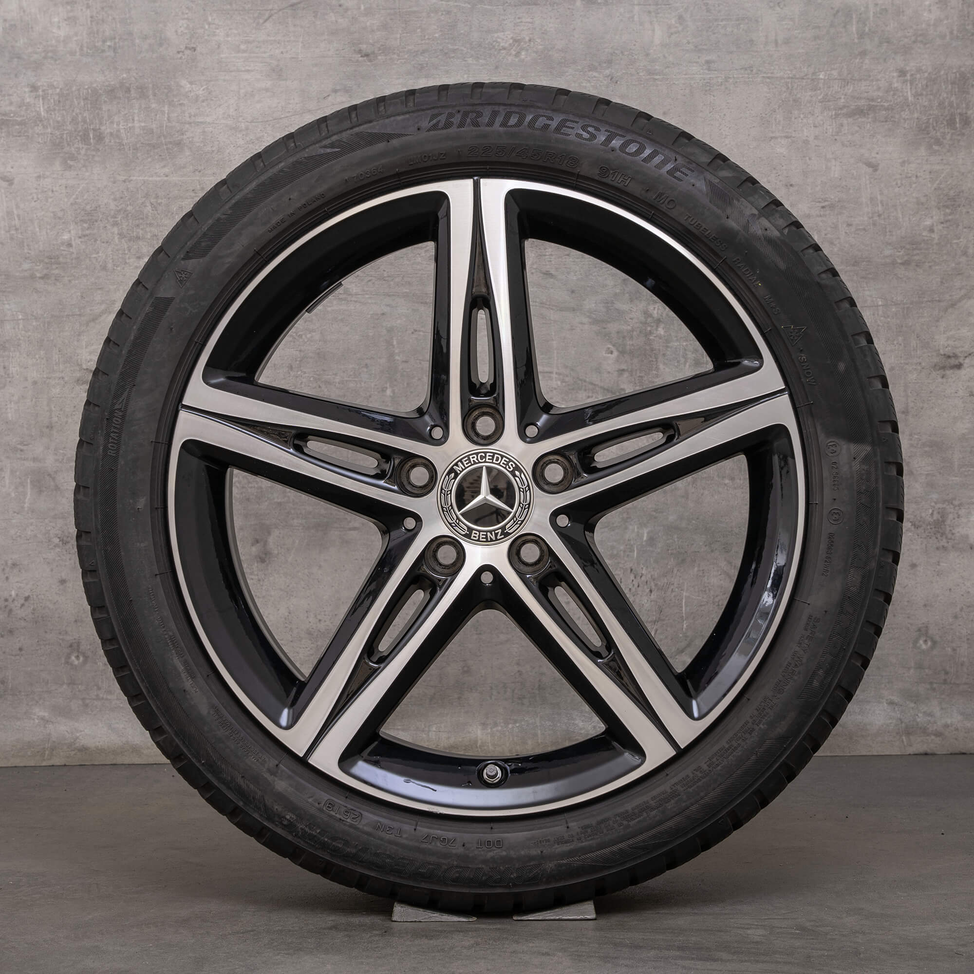 Genuine Mercedes Benz Clase A B CLA AMG neumáticos de invierno 18 pulgadas W177 V177 W247 W118 X118 C118 llantas A1774010700 negro brillante torneado