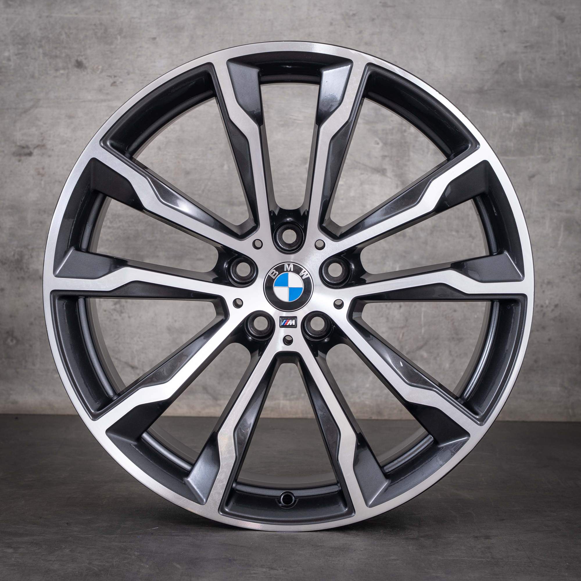 Oryginalne felgi BMW X3 X4 20 cali G01 G02 Styling 699 M 8010268 8010269 w kolorze orbit grey glanzgedreht
