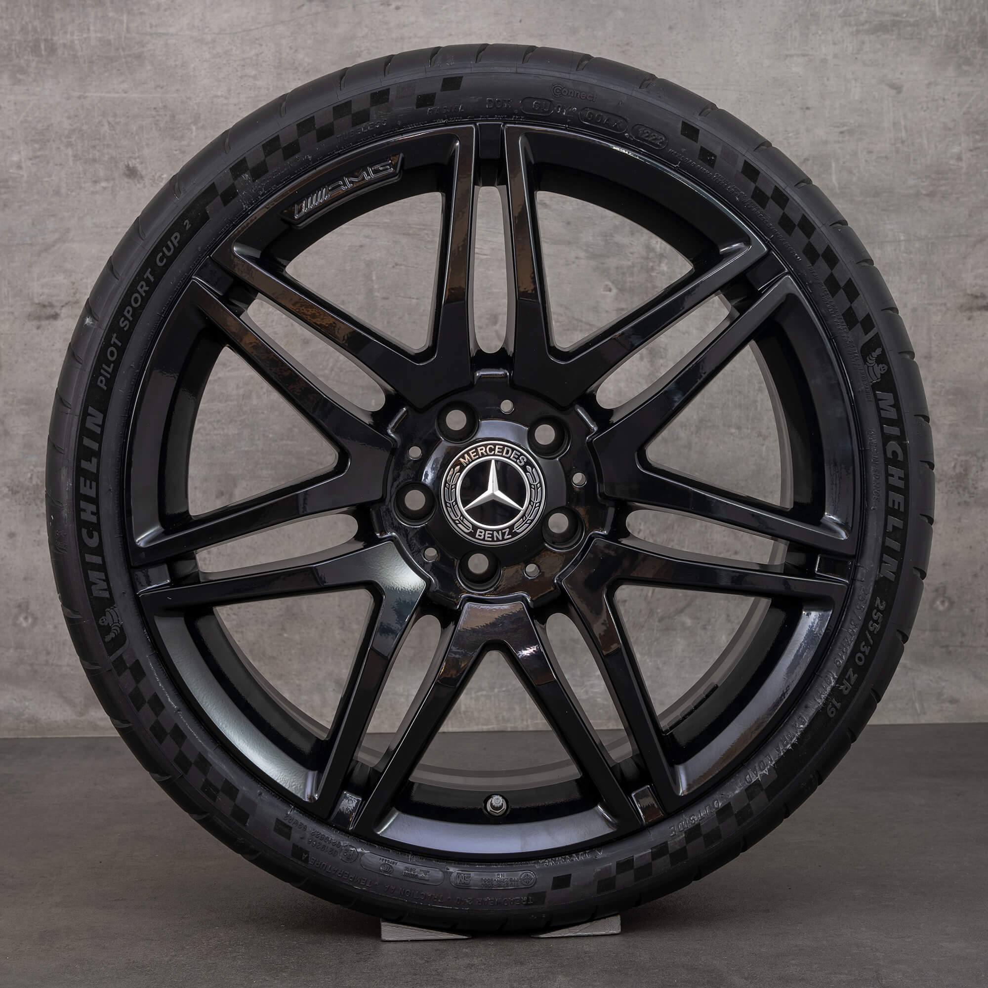 Orijinal Mercedes Benz E-Serisi AMG jantlar 19 inç C207 A207 yaz jantları A2124014702 siyah parlak