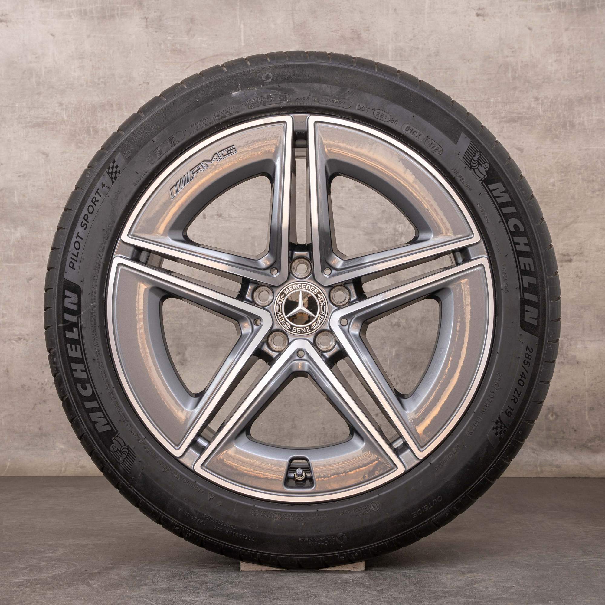 Oryginał Mercedes Benz Klasa E E53 hybrid AMG koła zimowe 19 cali 214 felgi A2144010900 A2144011000 himalaya szary Polerowane