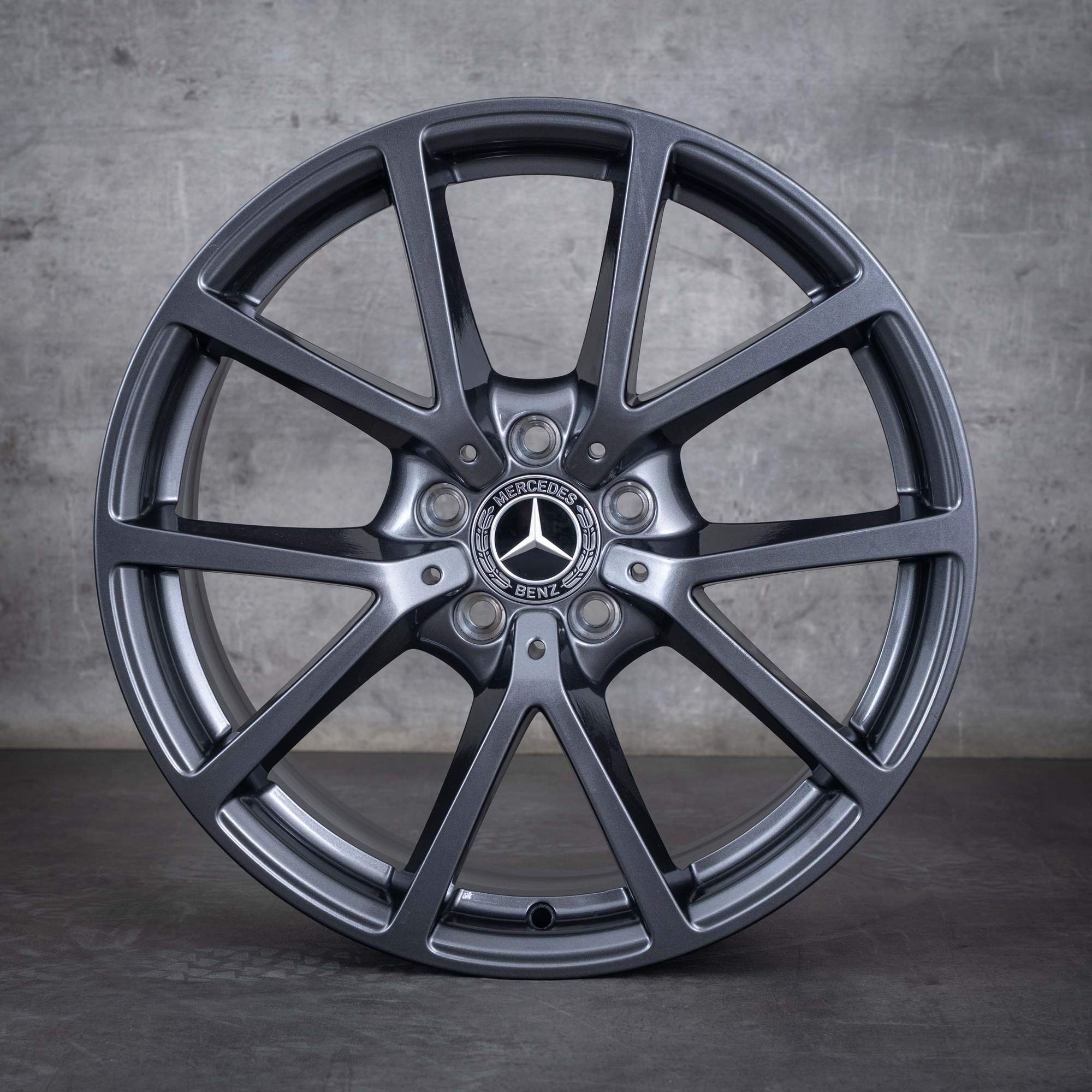 Alkuperäiset Mercedes Benz CLE AMG vanteet 18 tuumaa C236 A236 A2364010300 tremoliitti harmaa kiiltävä UUSI