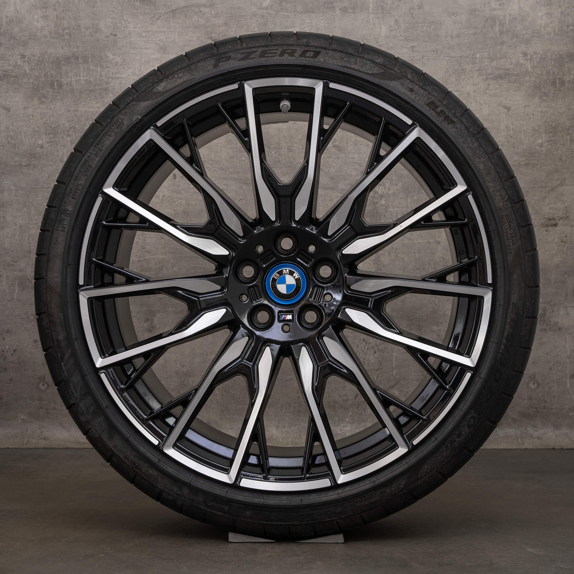 Original BMW i4 G26 20 tums sommardäck fälgar 868 M 5A130F0 5A130F3 svart