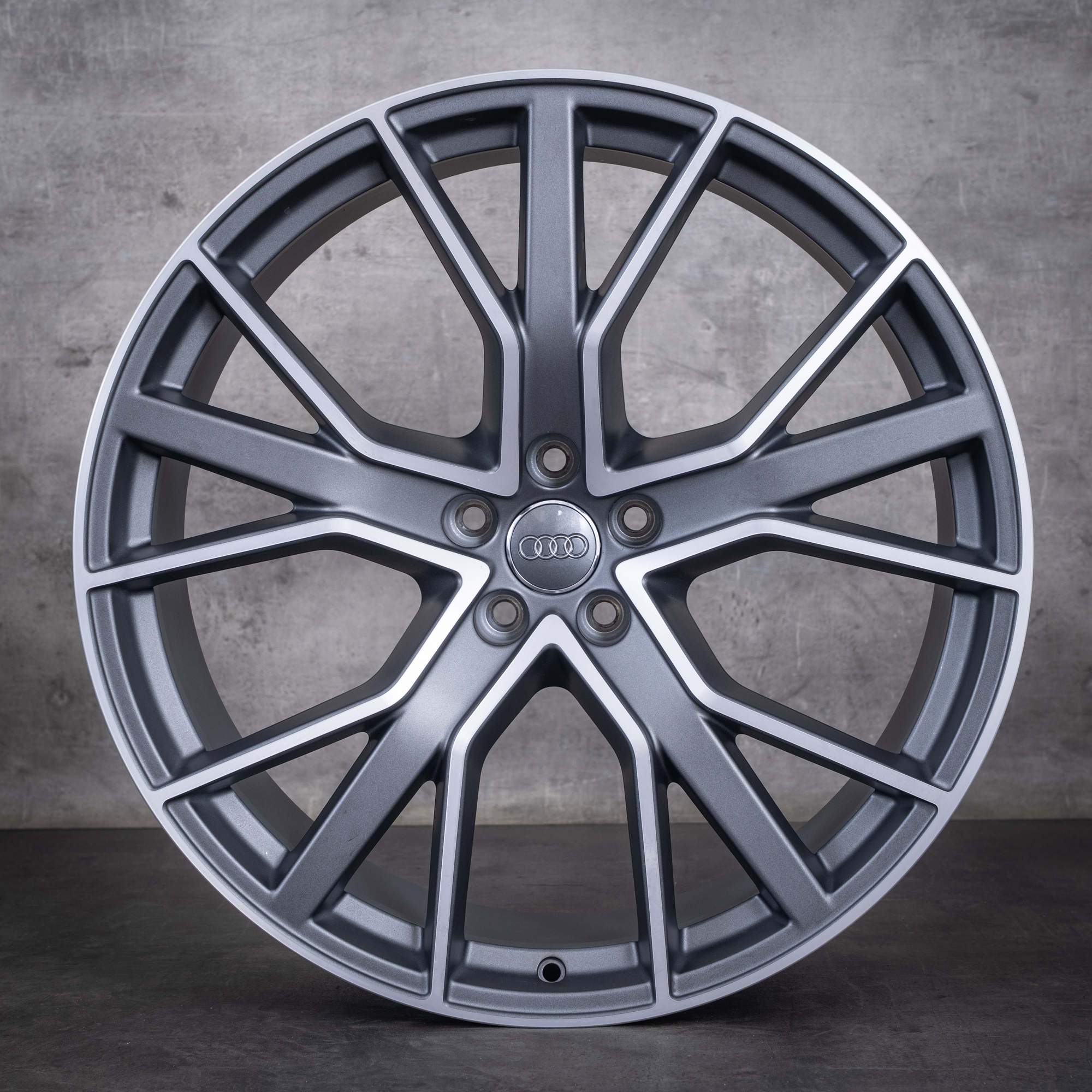 Original Audi Q7 SQ7 Felgen 22 Zoll 4M 4M0601025AG titan matt front glanzgedreht