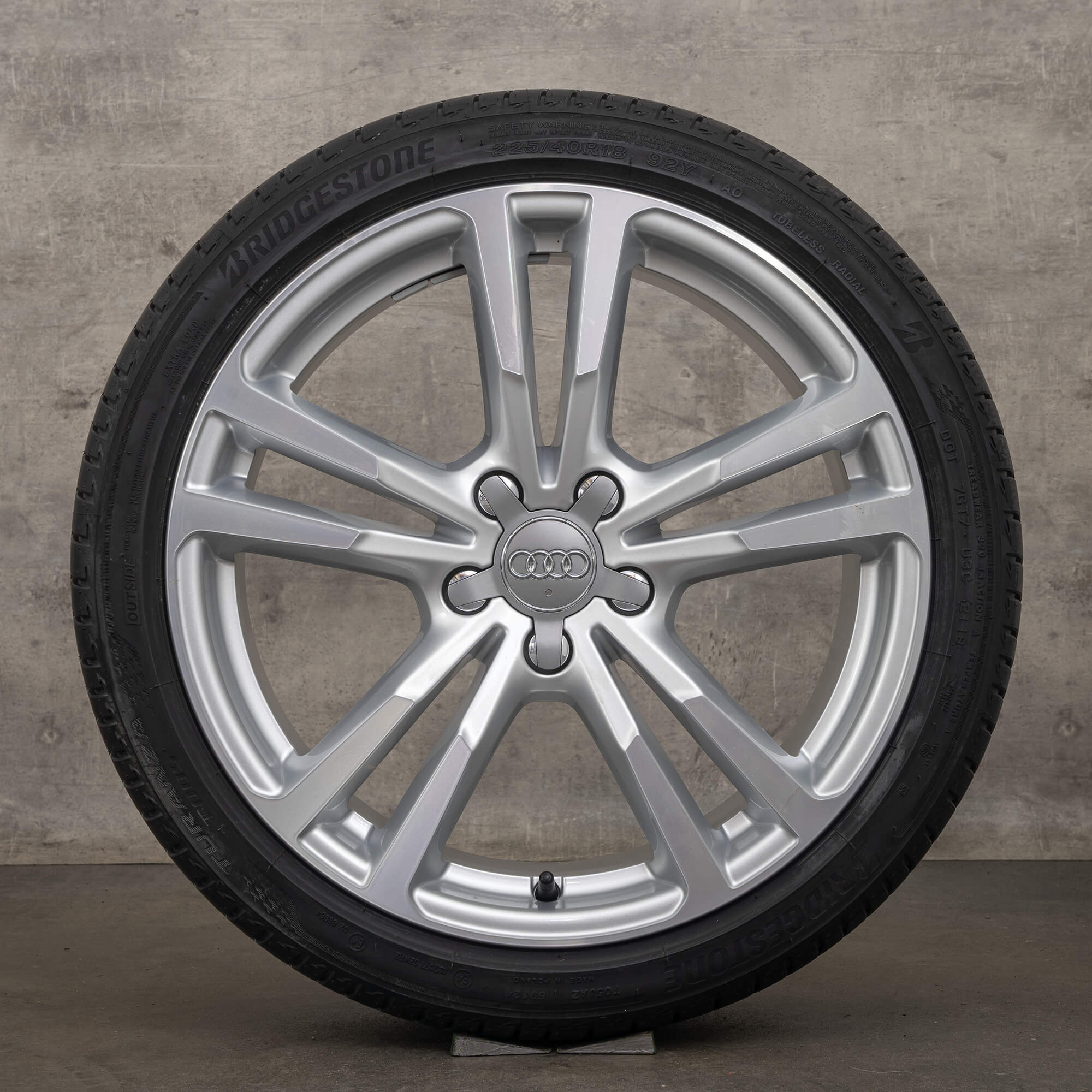 Jantes Audi A3 S3 genuínas de verão 8V 8Y 18 polegadas 8V0601025BC prateadas polidas novas