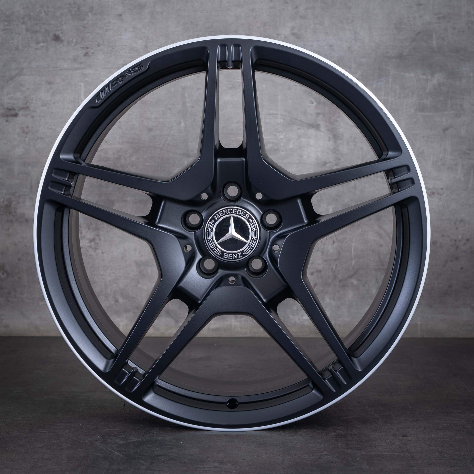 Jante originale Mercedes-Benz CLS 63 AMG de 19 inci C218 X218 A2124012702 A2184012002 negru mat cu marginea diamantată