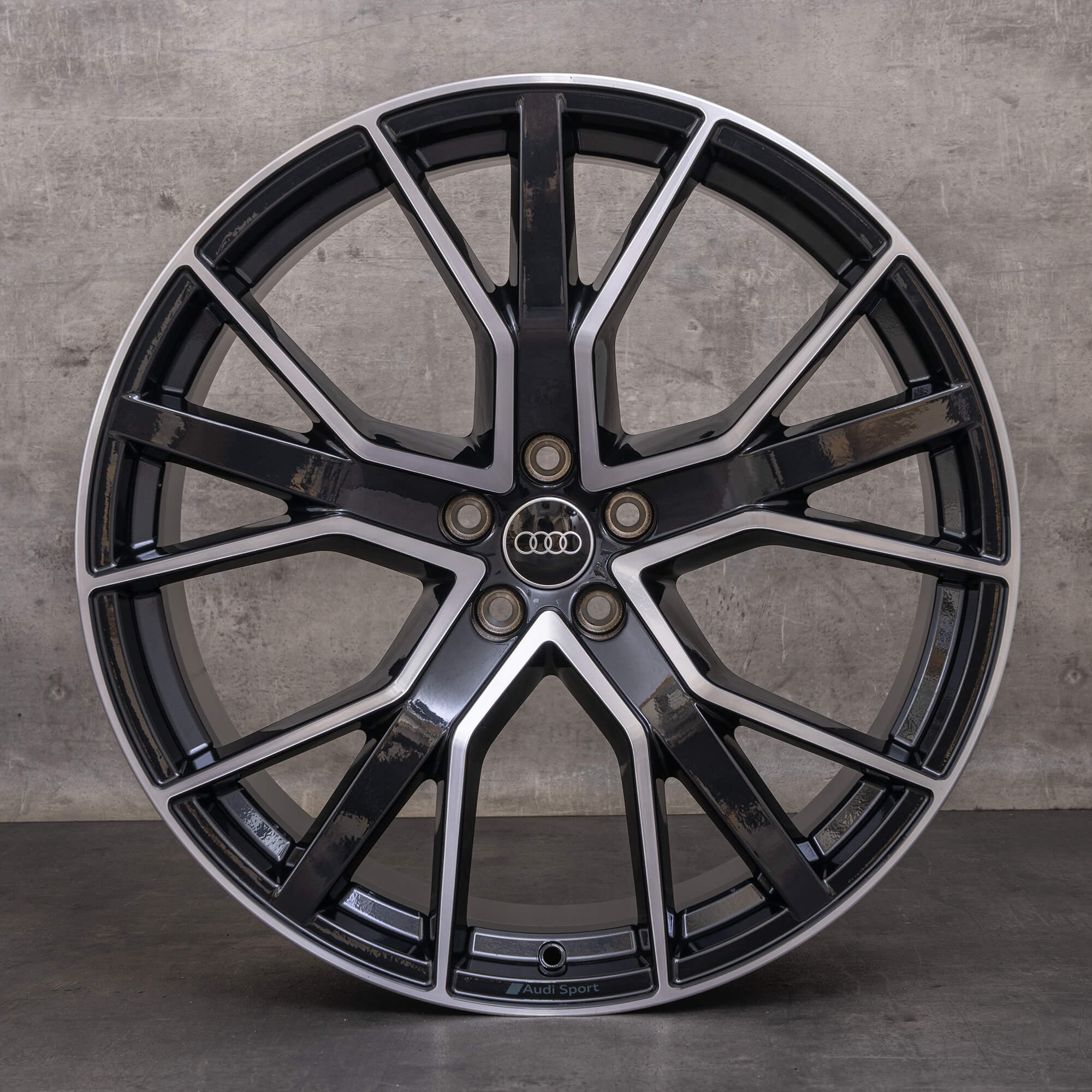 Original Audi Q8 SQ8 fälgar 22 tum 4M8 aluminiumfälgar 4M8601025Q titan polerad NY