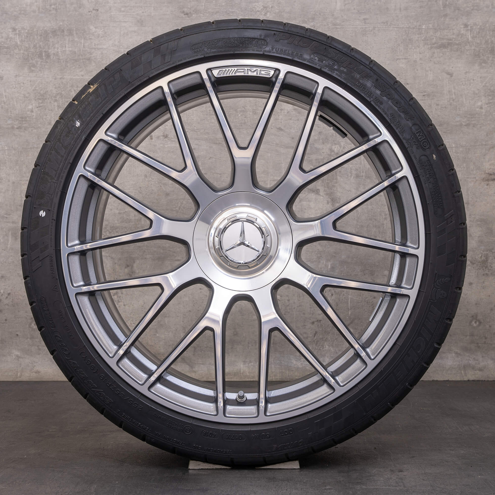 Original Mercedes Benz AMG C63 & S vinterhjul 19 tum C205 A205 fälgar / fälg A2054015900 A2054016000 himalaya grey gloss turned