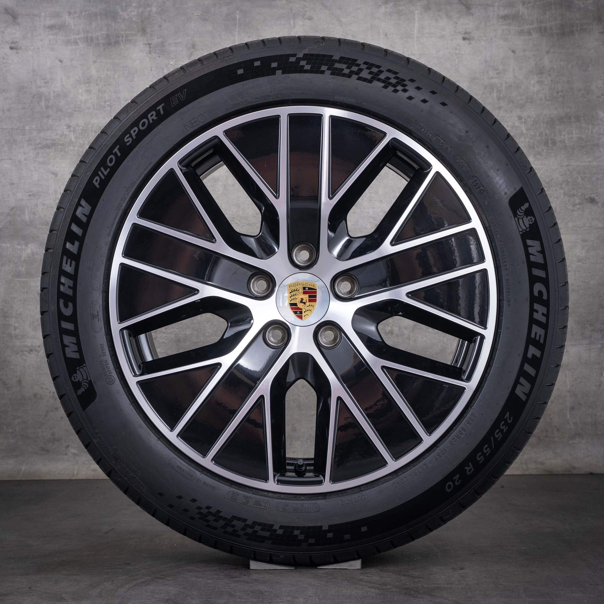 Alkuperäiset Porsche Macan -talvirenkaat 20 tuuman H2 Electric -vanteet 95C044600B diamond cut musta