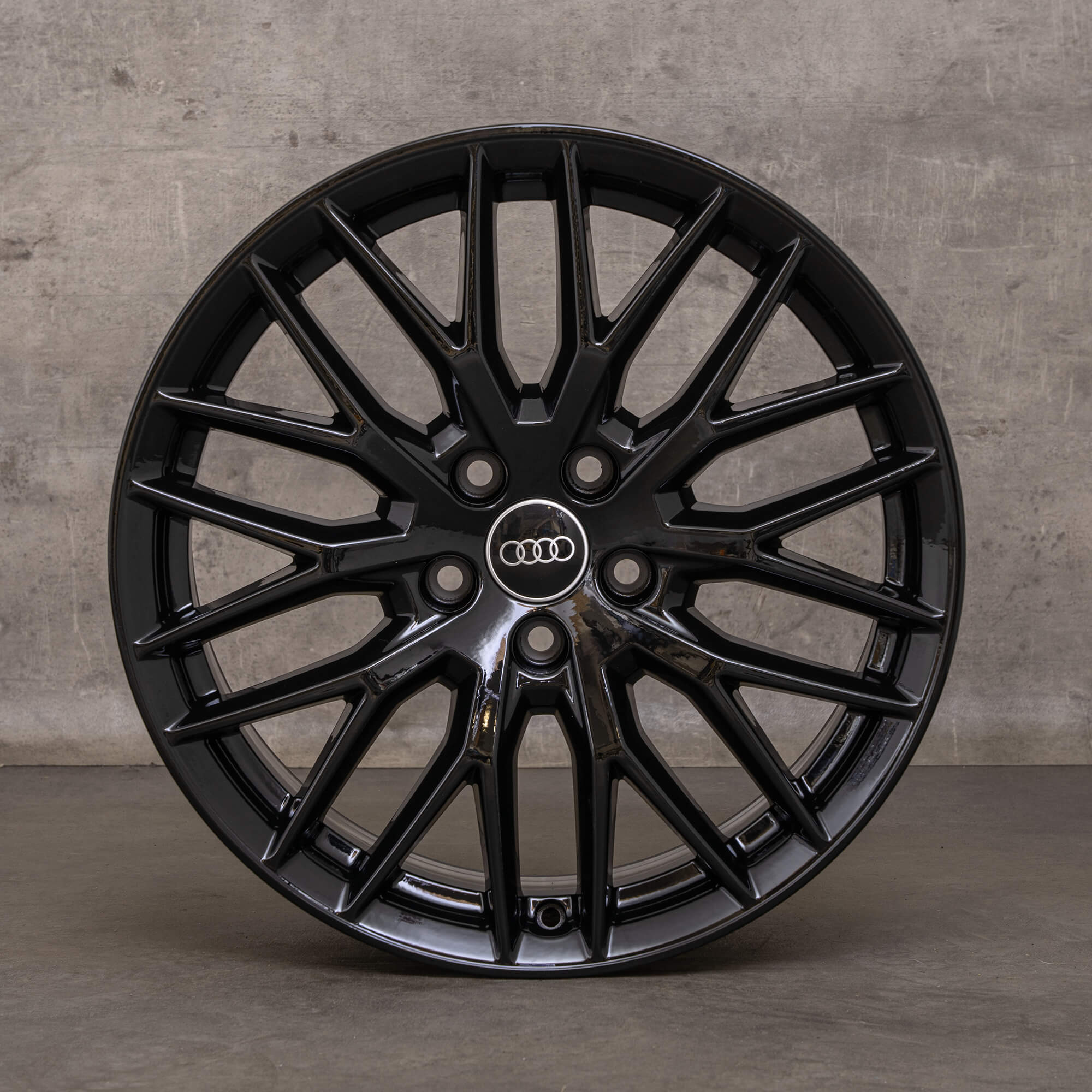 Originale Audi A4 S4 fælge 18 tommer 8W B9 8W0601025Q sort højglans