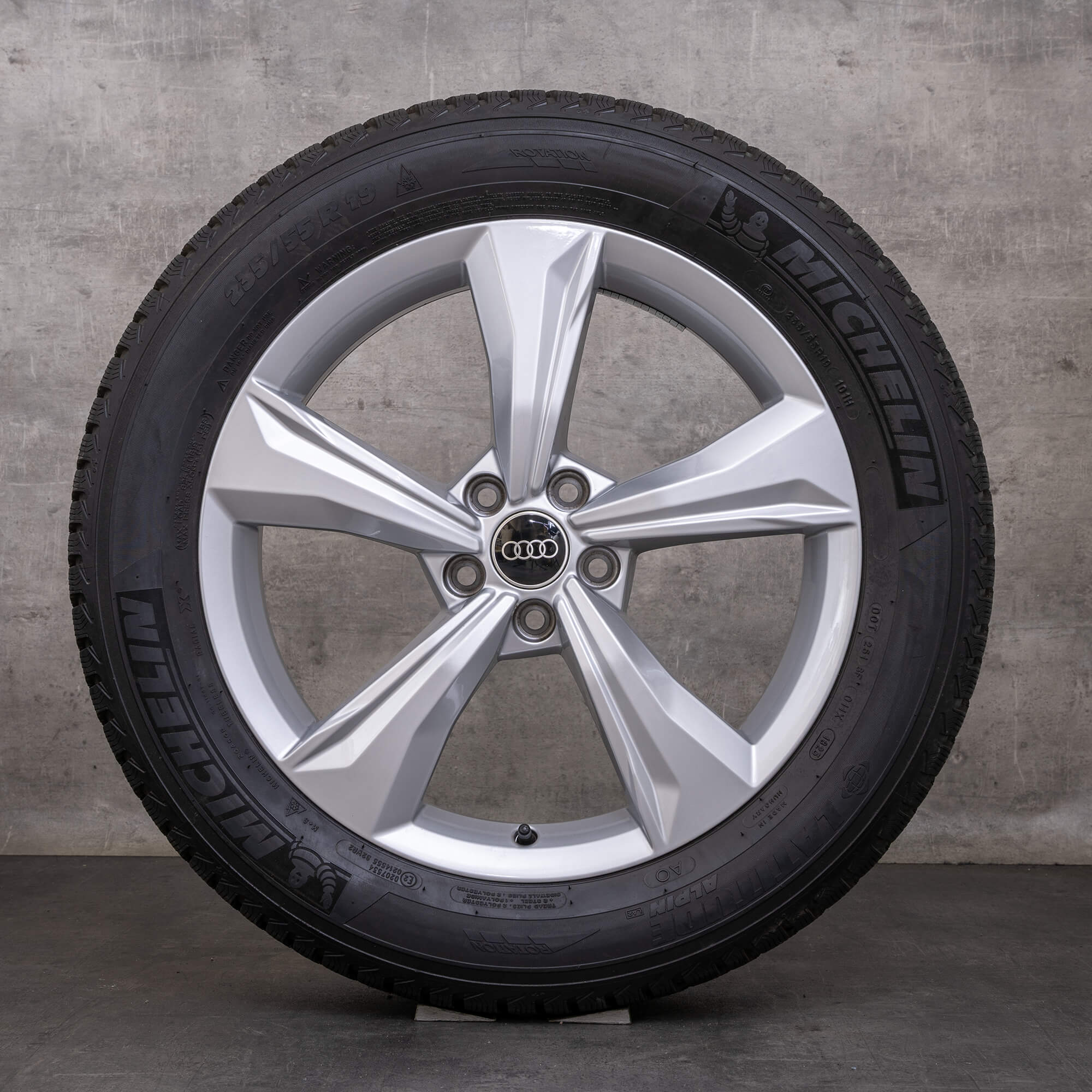 Oryginał Audi Q5 SQ5 koła zimowe 19 cali FY felgi 80A601025K dynamiczny wzór srebrny błyszczący