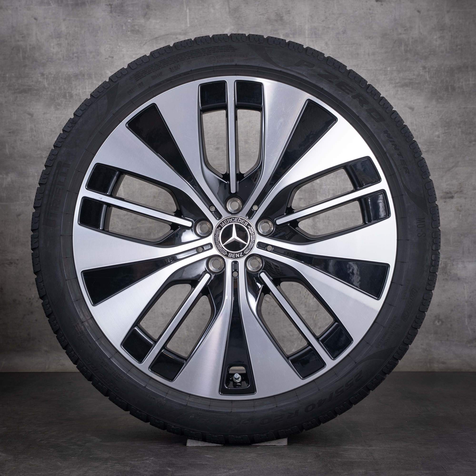 OEM Mercedes-Benz EQE 20inch V295 winter wheels A2954011700 black front diamond cut - wheel 3 of 4