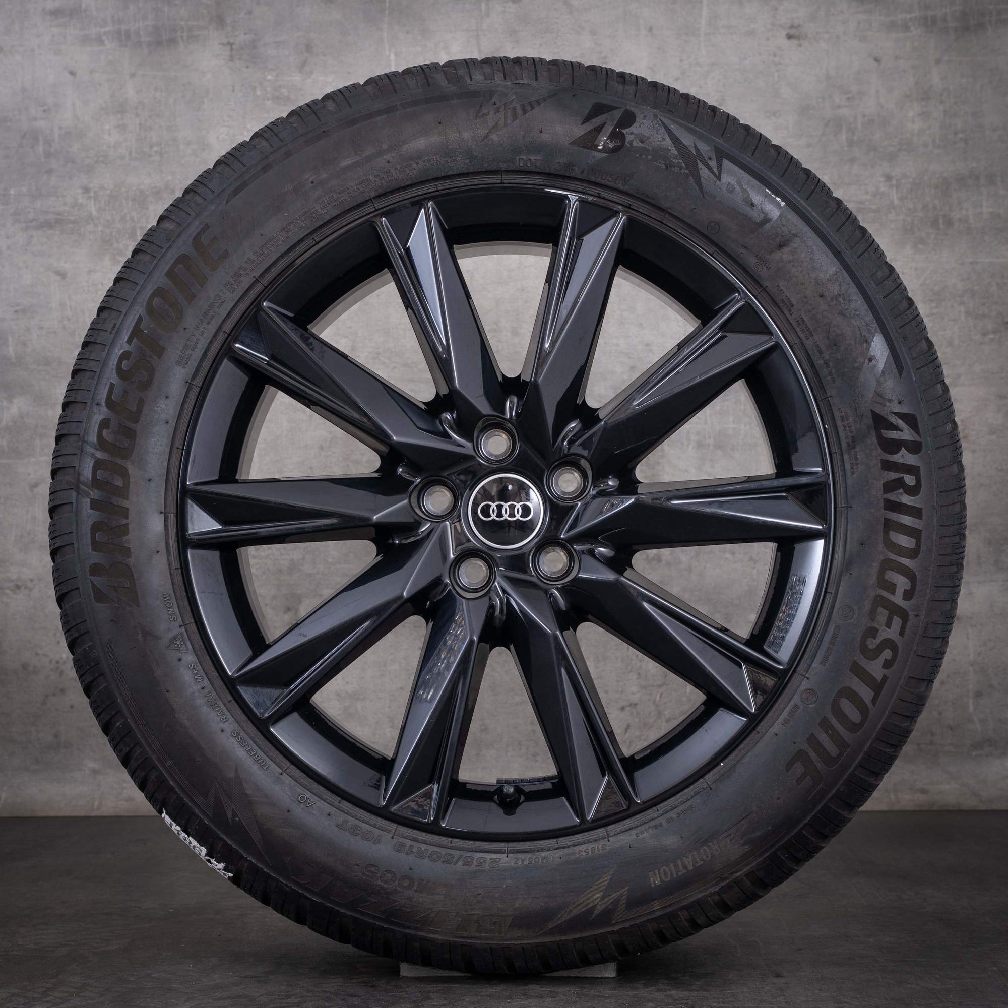 Oryginalne koła zimowe do Audi e-tron Q4 Sportback 19-calowe felgi Lamina 89A071499 czarne z połyskiem