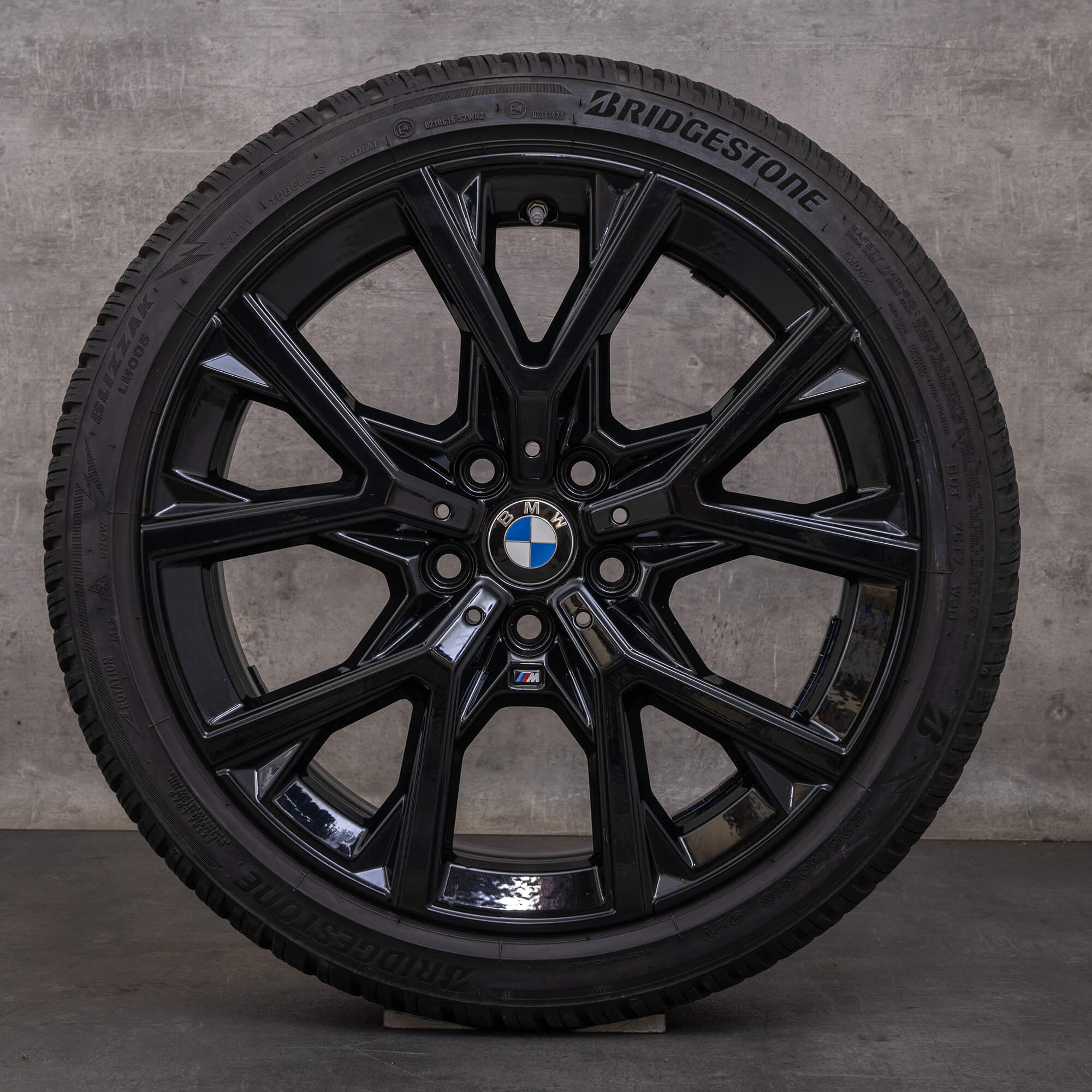 Jantes e pneus inverno originais BMW Série 1 2 18 polegadas F40 F44 Gran Coupé jantes Styling 553 M 8092355 preto brilhante
