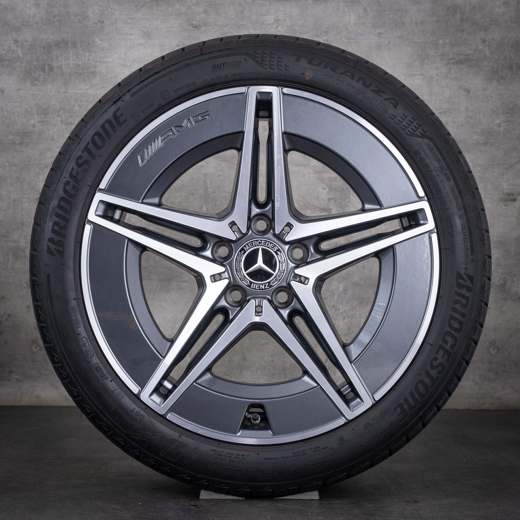 Original Mercedes-Benz C-Klass AMG-fälgar 18 tum W206 S206 sommarhjul A2064011700 A2064011800 himalaya grey frontpolerade