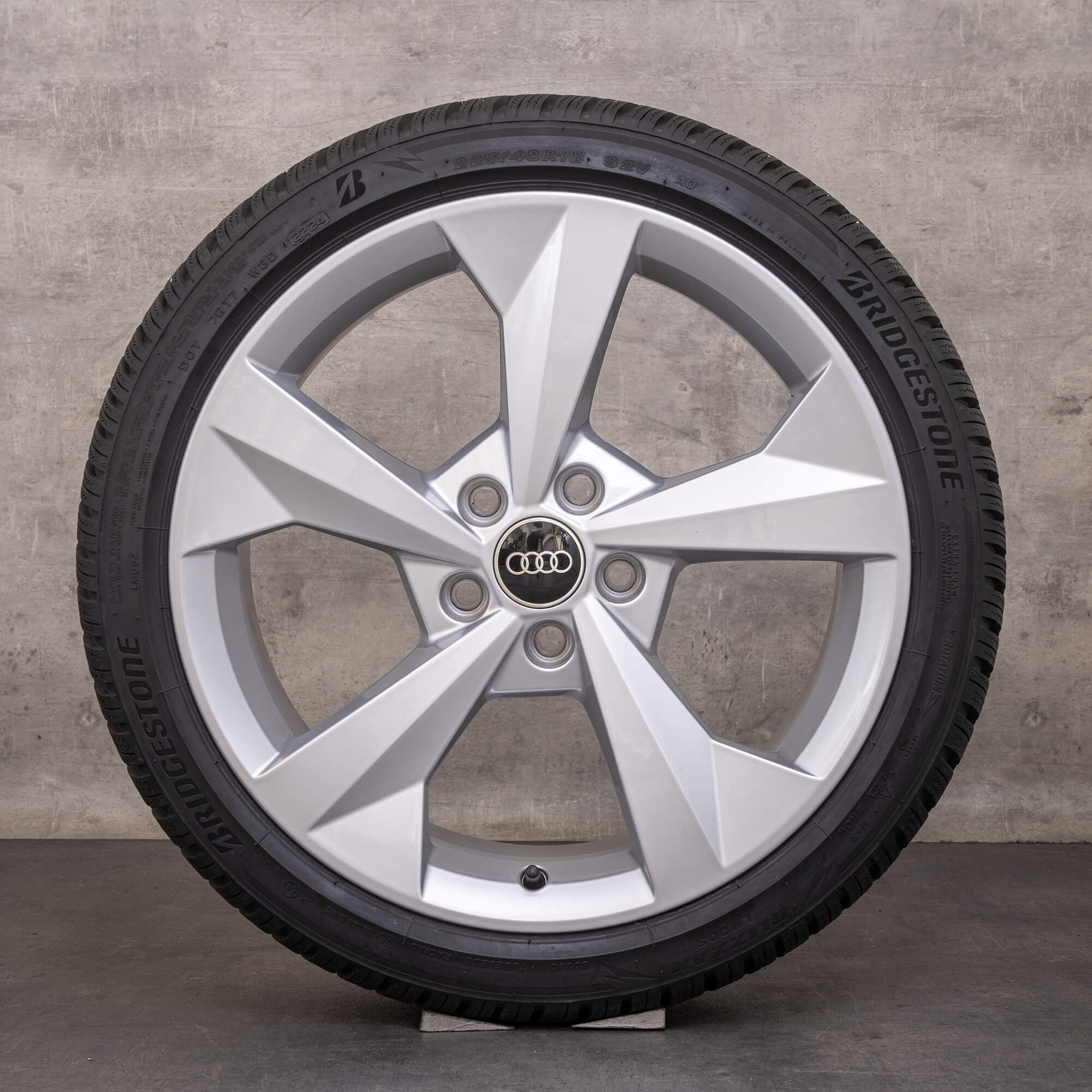 Oem Audi A3 S3 pneus hiver jantes 18 pouces 8Y 8V 8Y0601025CP argent