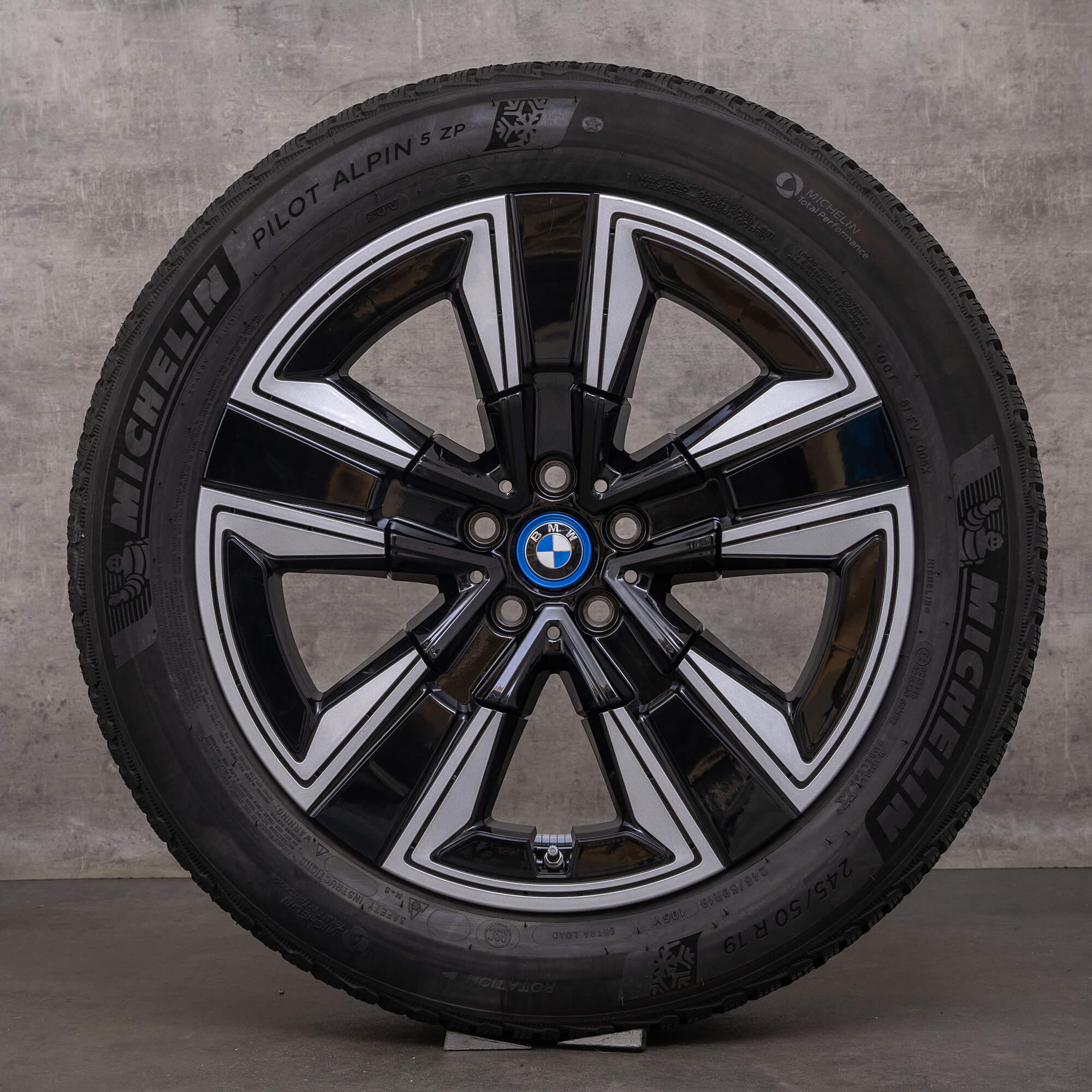 Originale BMW iX3 ruote invernali 19 pollici G08 cerchi 6895627 styling 842 jet nero