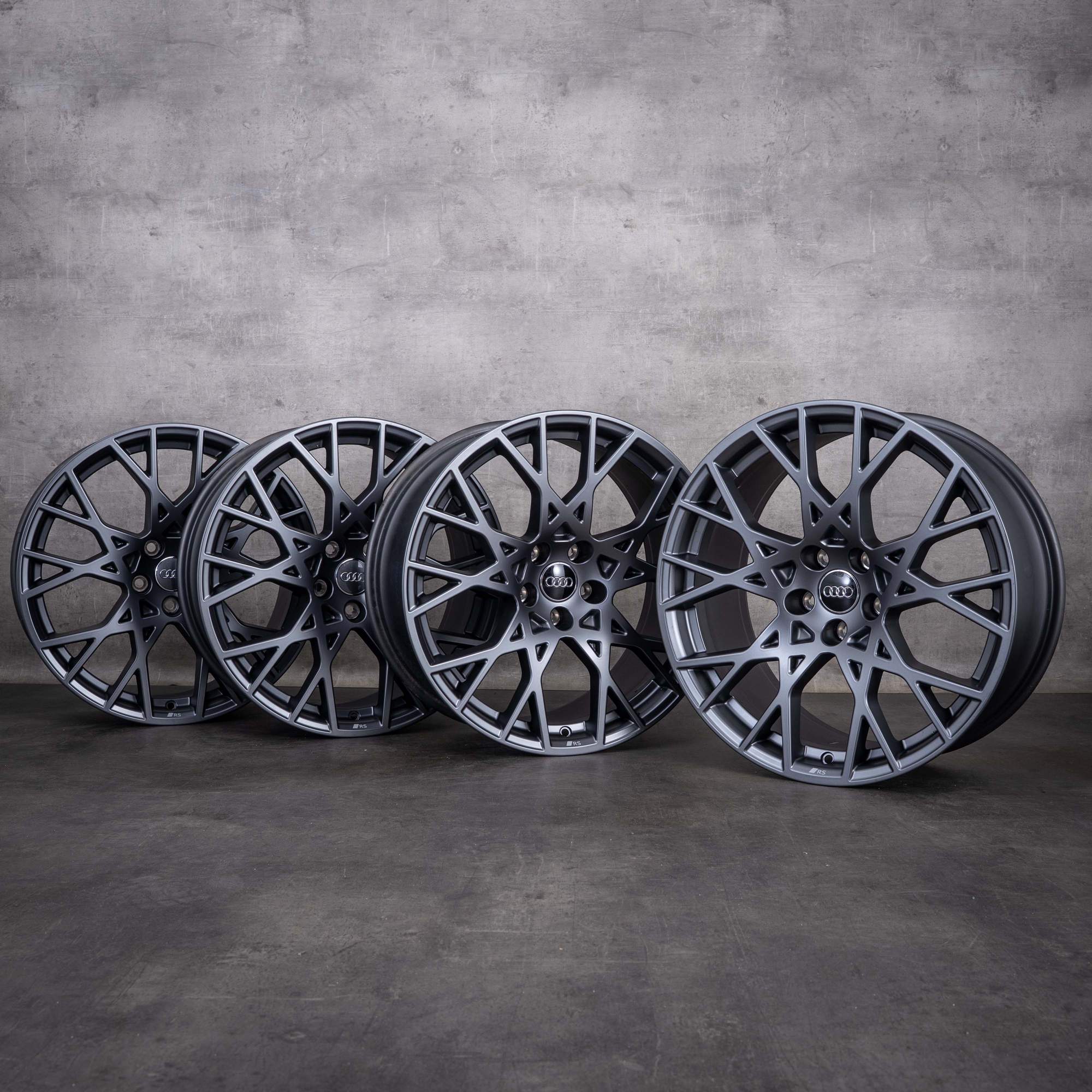 Alkuperäiset Audi RS3 -vanteet 19 tuumaa 8Y 8Y0601025CK 8Y0601025CL graniittiharmaa silkkimatta UUDET