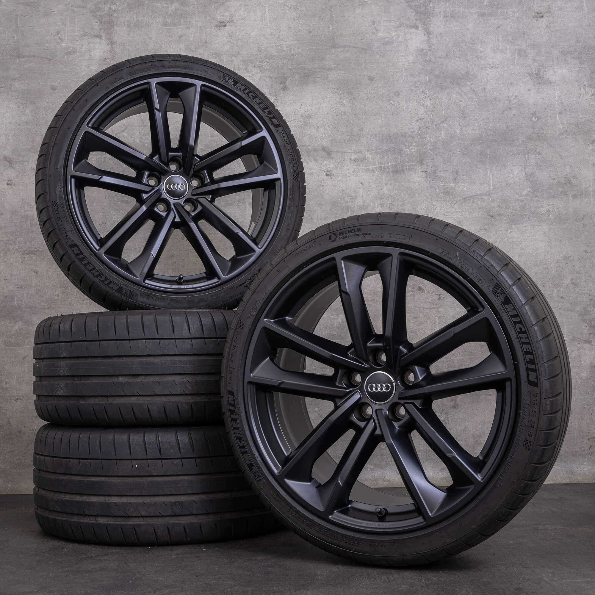 Originale Audi A5 S5 cerchi auto 19 pollici 8W B9 F5 estivi 8W0601025DC nero opaco