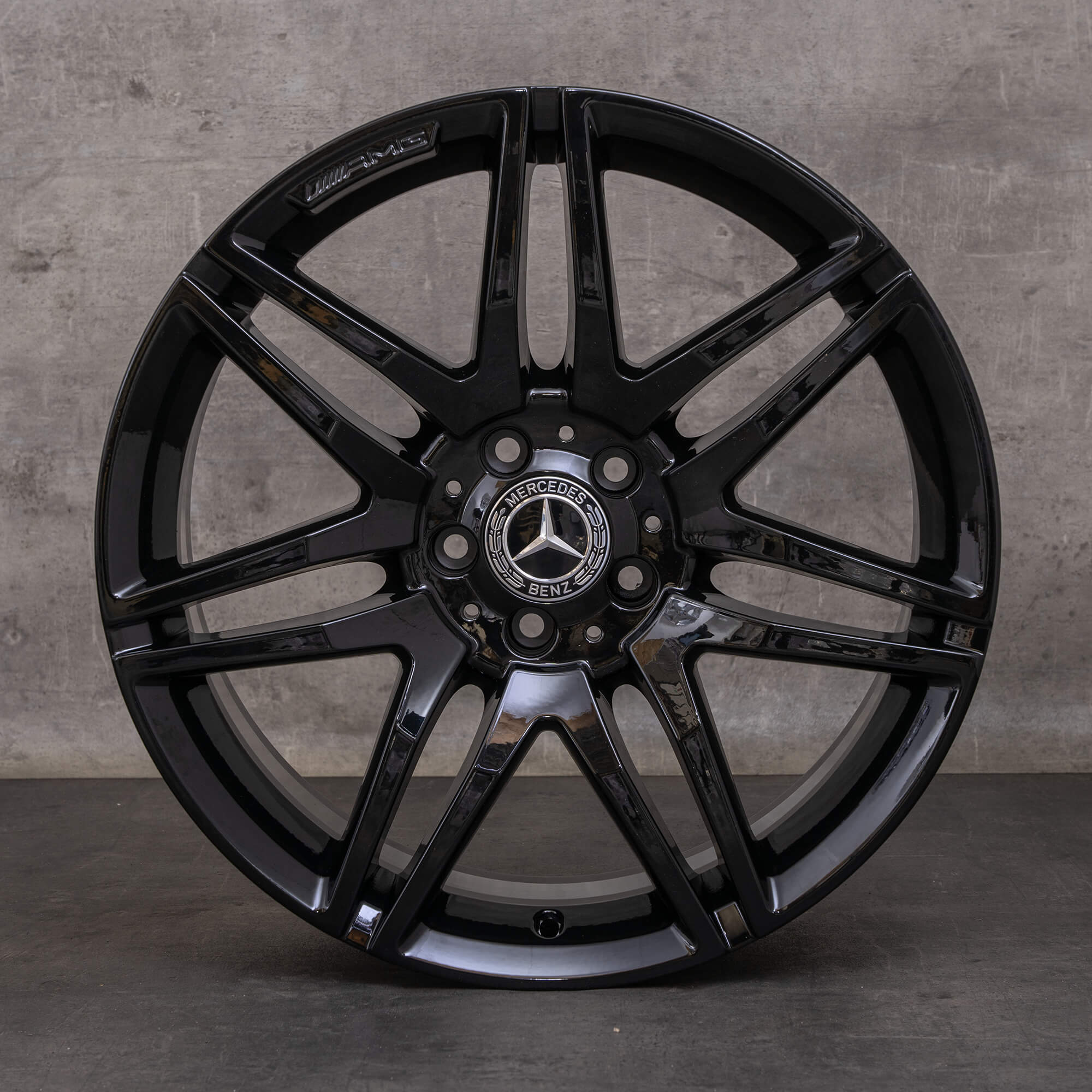 Orijinal Mercedes Benz E-Serisi AMG jantlar 19 inç W212 S212 A2124014502 A2124014602 siyah parlak