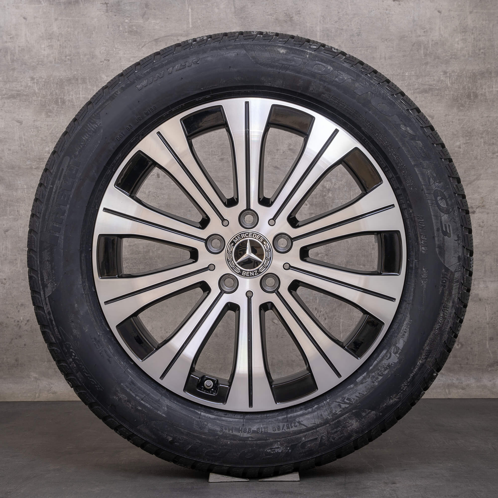 Alkuperäiset Mercedes Benz EQA EQB talvirenkaat 18 tuumaa H243 X243 vanteet A2434010000 musta kiillotettu