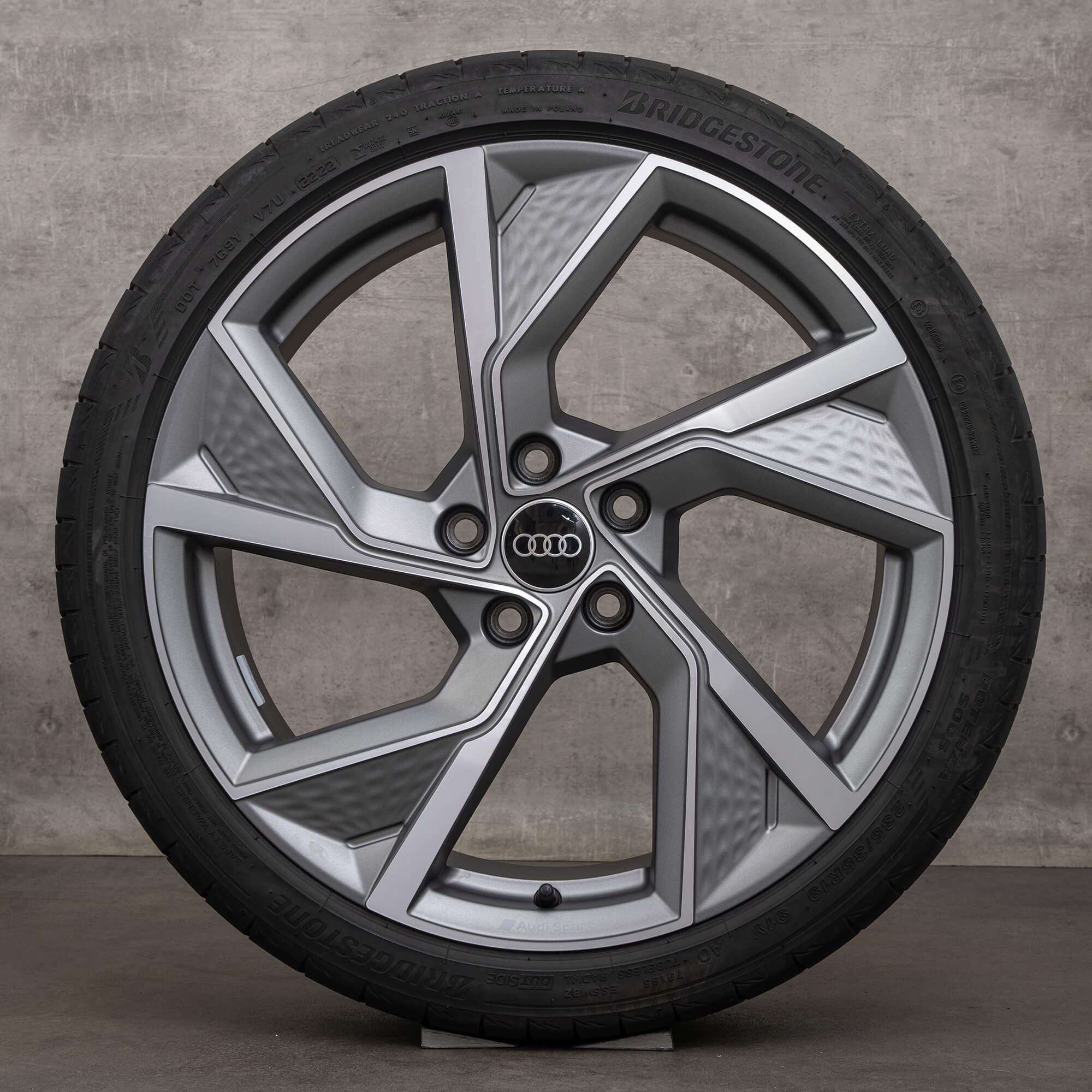 Audi A3 S3 8Y summer wheels 19 inch rims tires 8Y0601025Q titanium Audi A3 S3 8Y summer wheels 19 inch rims tires 8Y0601025Q titanium