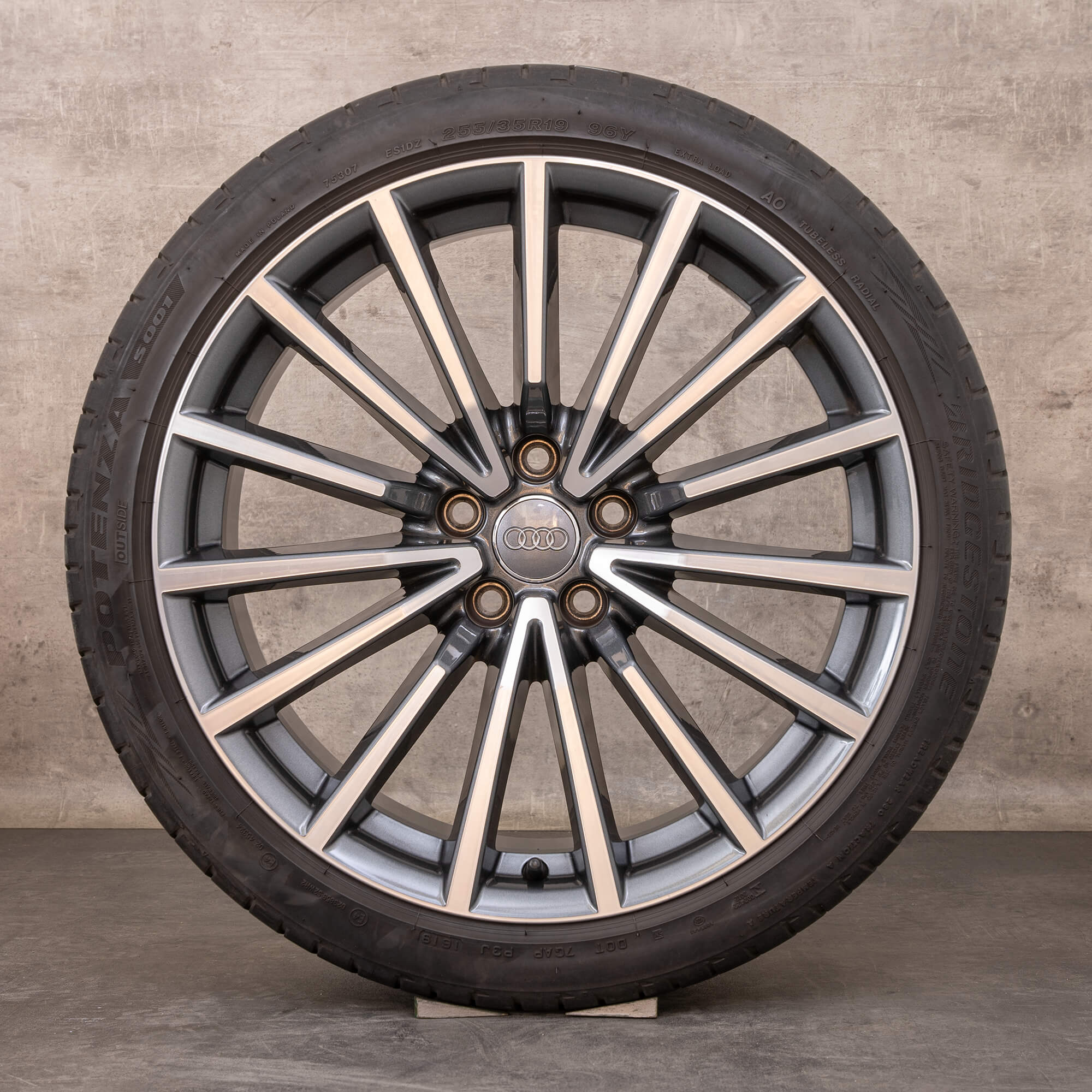 Orijinal Audi A5 S5 jantlar 19 inç 8W B9 F5 yaz jant lastikleri 8W0601025AN titanyum cilalı