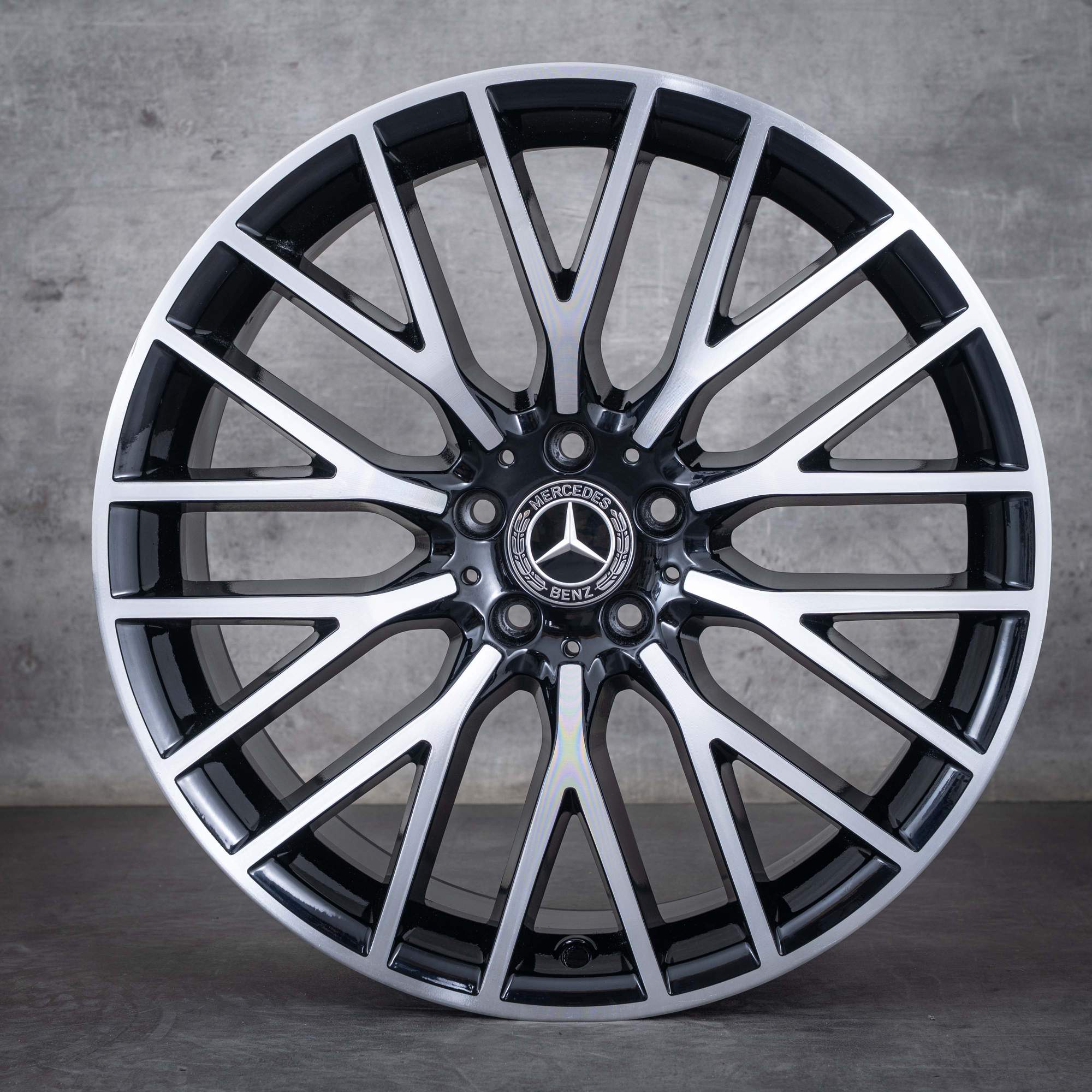 Alkuperäiset Mercedes Benz S-sarjaa edustavat vanteet 20 tuumaa, W223 V223 A2234013800, musta kiillotettu.