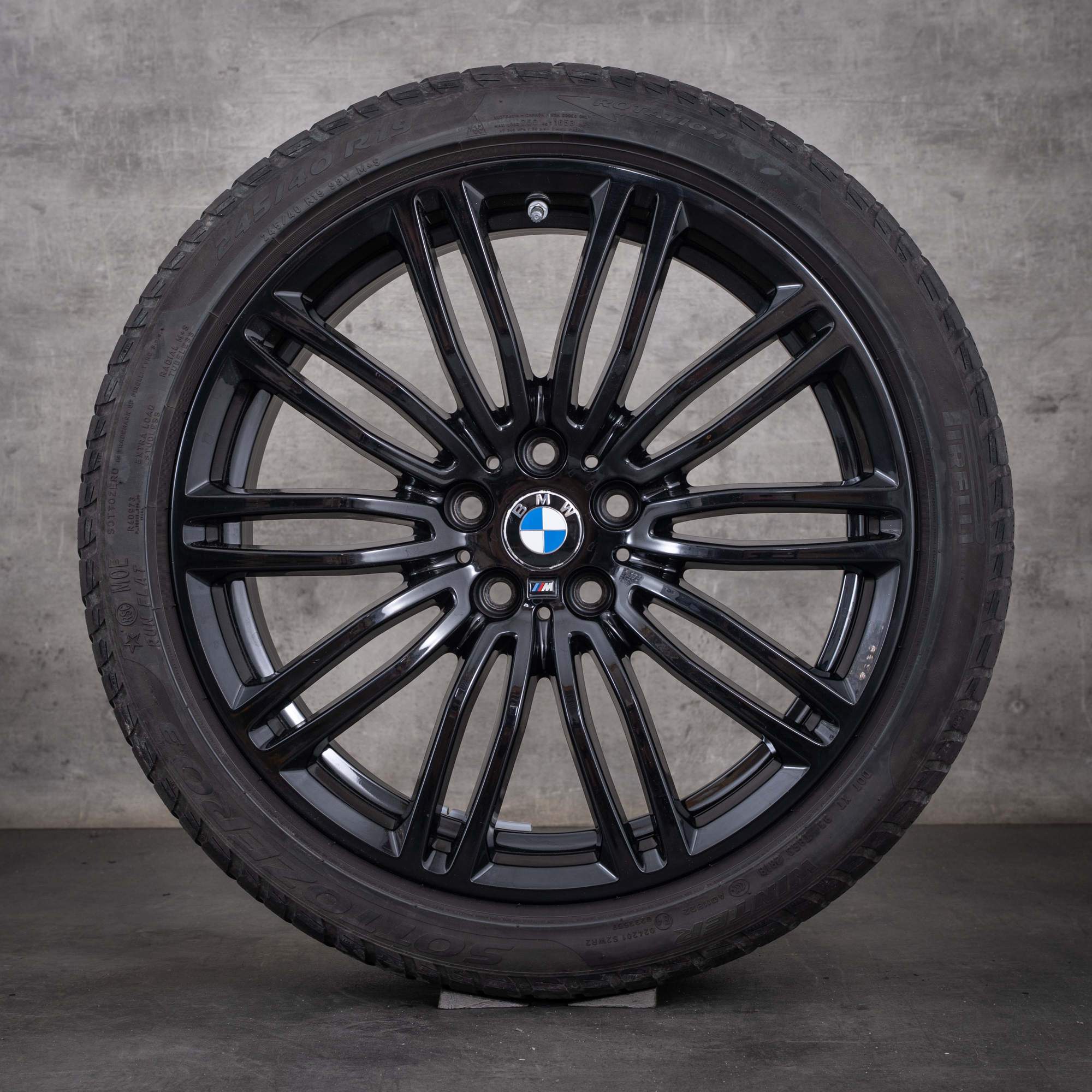 Oryginalne koła zimowe BMW serii 5 19 cali felgi G30 G31 stylizacja 664 M 7865925 7856926 czarny połysk