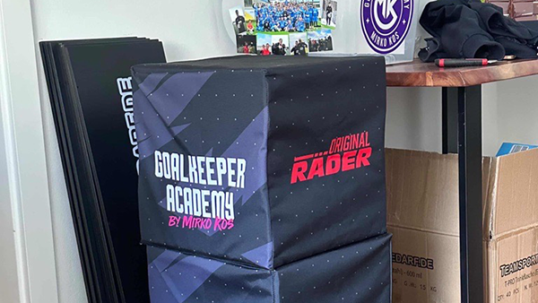 Goalkeeper Academy by Mirko Kos Wien