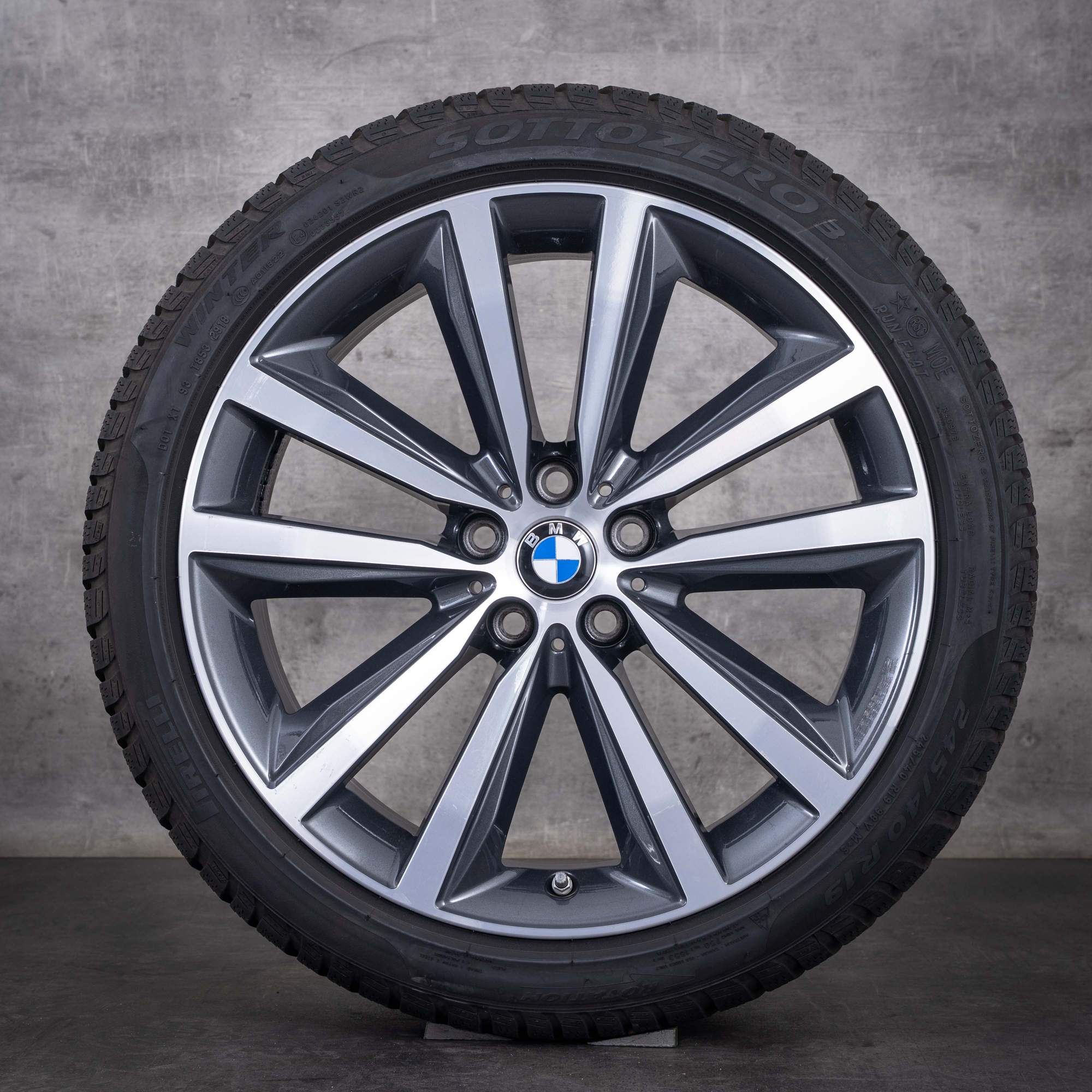 Original BMW 8er Winterräder 19 Zoll G14 G15 G16 Felgen 6884202 6884203 Styling 733 midnight grey glanzgedreht