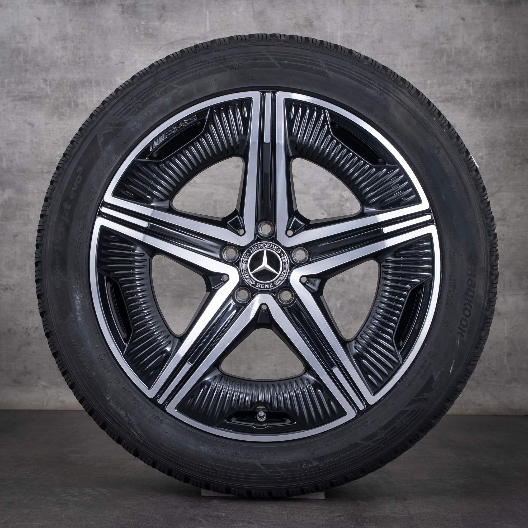 Oryginalne felgi Mercedes-Benz EQE AMG 19 cali V295 – koła letnie A2954012200, czarne, Polerowane na wysoki połysk
