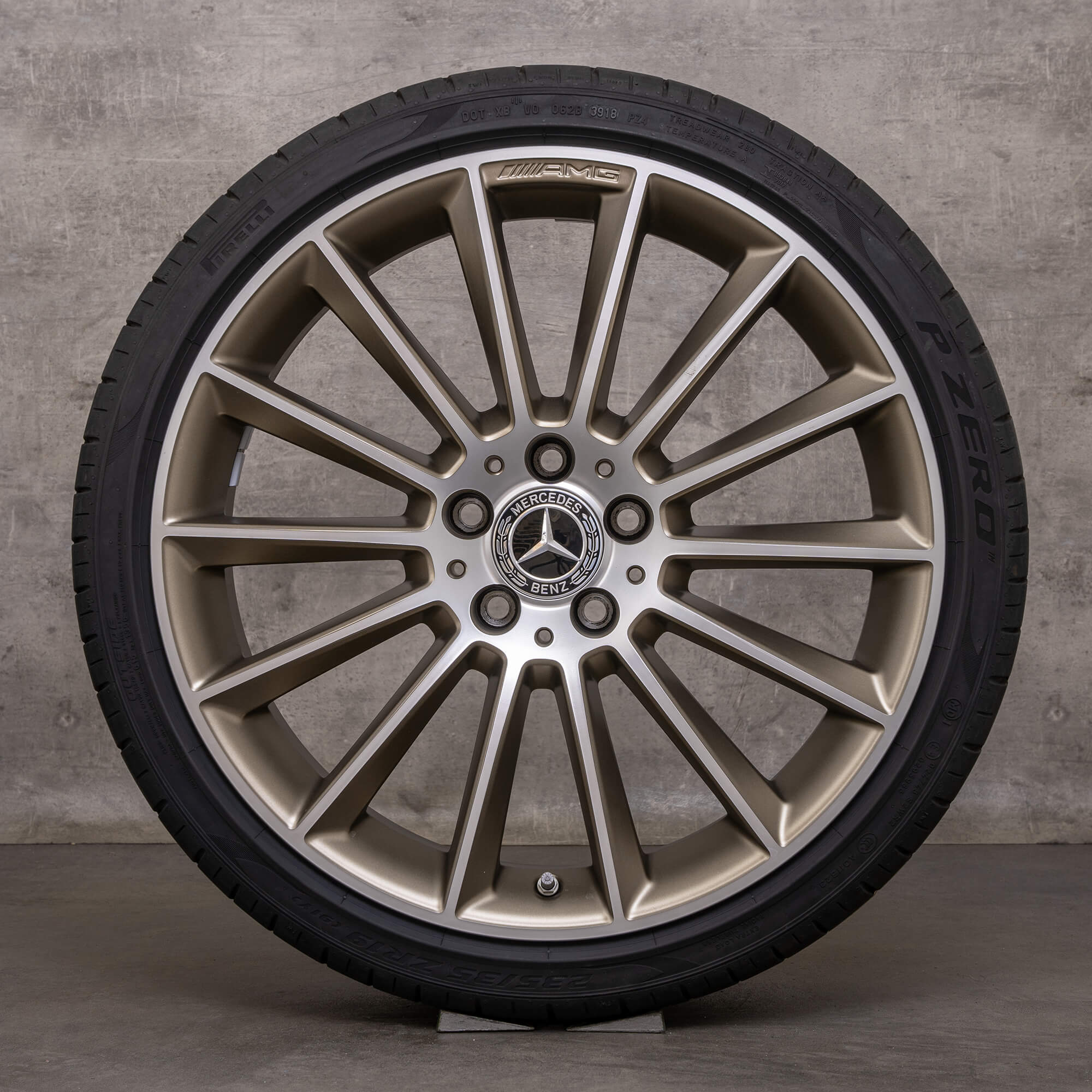 Originální letni disky Mercedes Benz třídy A A35 AMG 4Matic 19 palců W177 V177 A1774011900 zlaté matné lesklé soustružené
