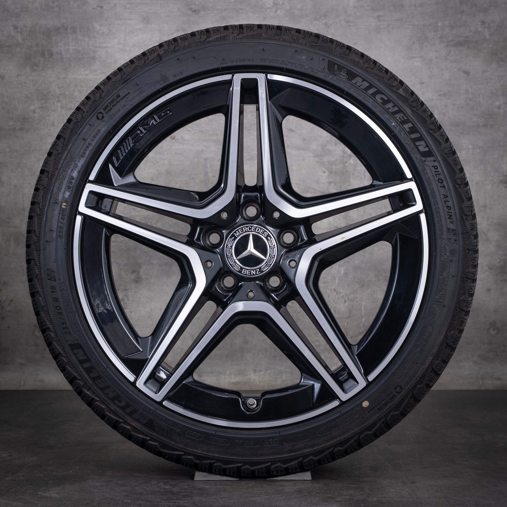 Alkuperäiset Mercedes-Benz A-sarjan A35 AMG -talvirenkaat 18 tuumaa W177 V177 vanteet A1774014000 diamond cut musta