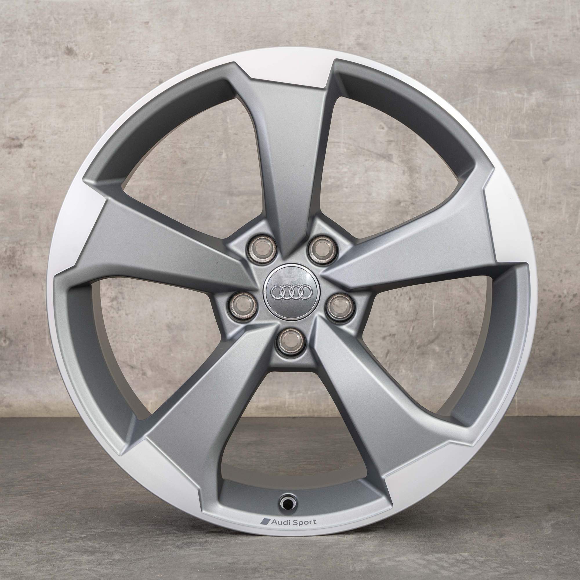 Oryginalne felgi Audi RS3 19 cali 8V dla Limuzyny, opony letnie 8V0601025FT 8V0601025FR Rotor II, tytanowe, diamond cut, NOWE