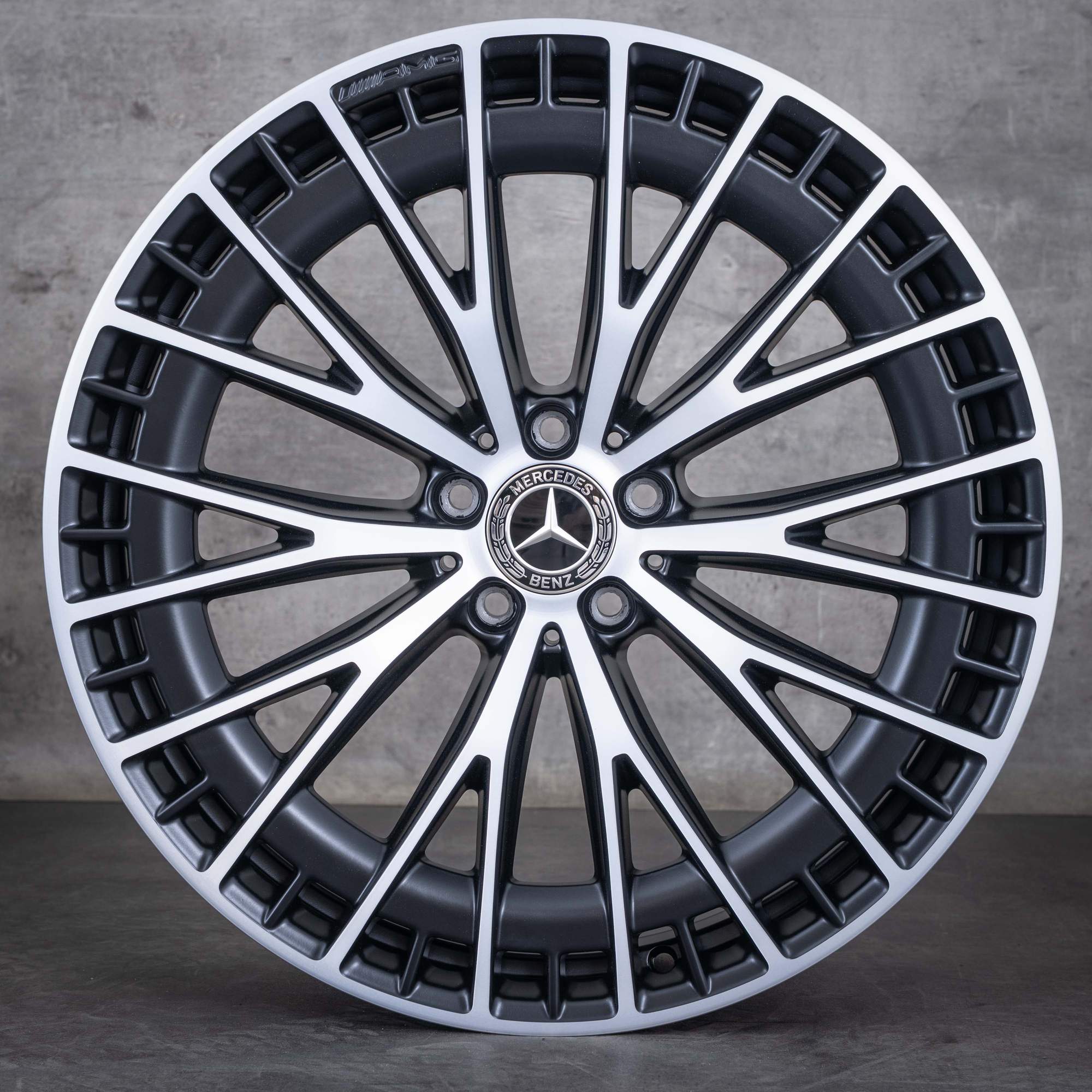 Originali Mercedes Benz EQE 43 53 AMG cerchi 21 pollici V295 4Matic A2954012900 A2954013000 nero opaco lucidato frontalmente NUOVO