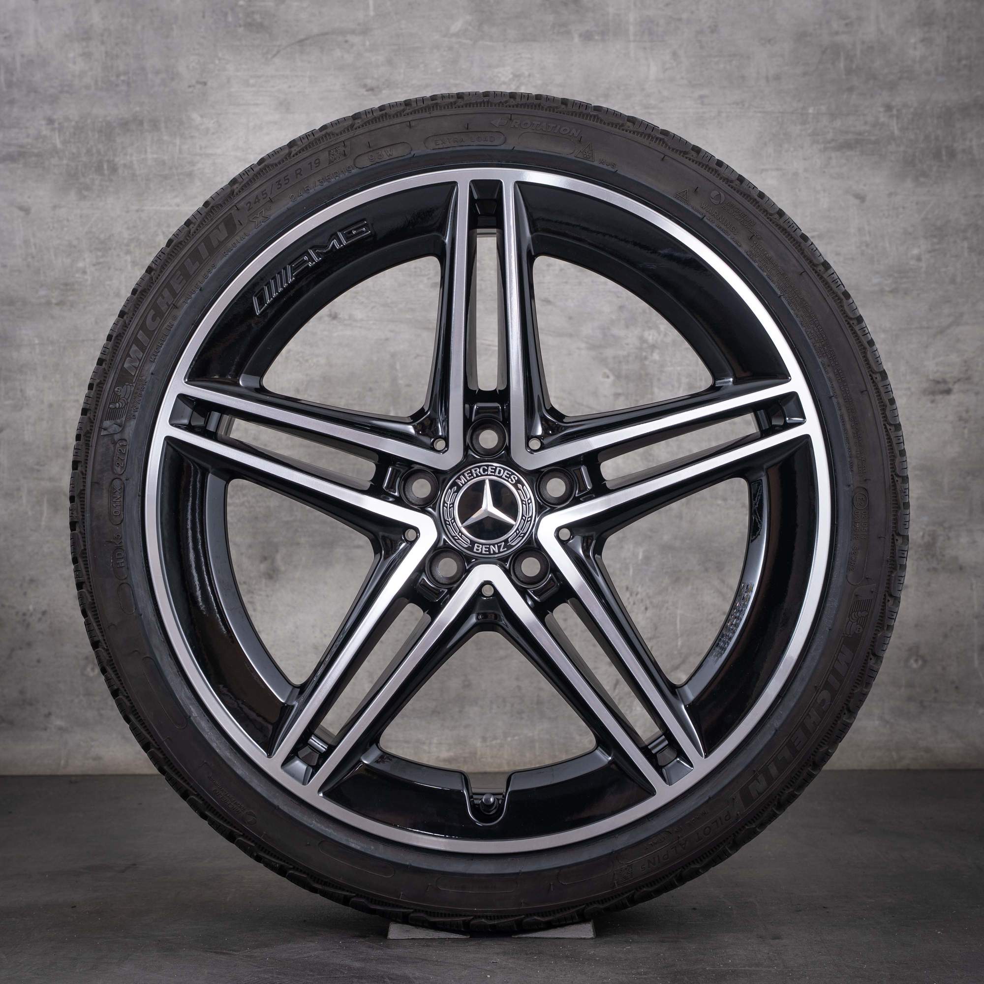 Originele Mercedes-Benz A-Klasse A 45 CLA 45 AMG winterbanden op velg 19 inch W177 X118 C118 velgen A1774012300 glanzend zwart