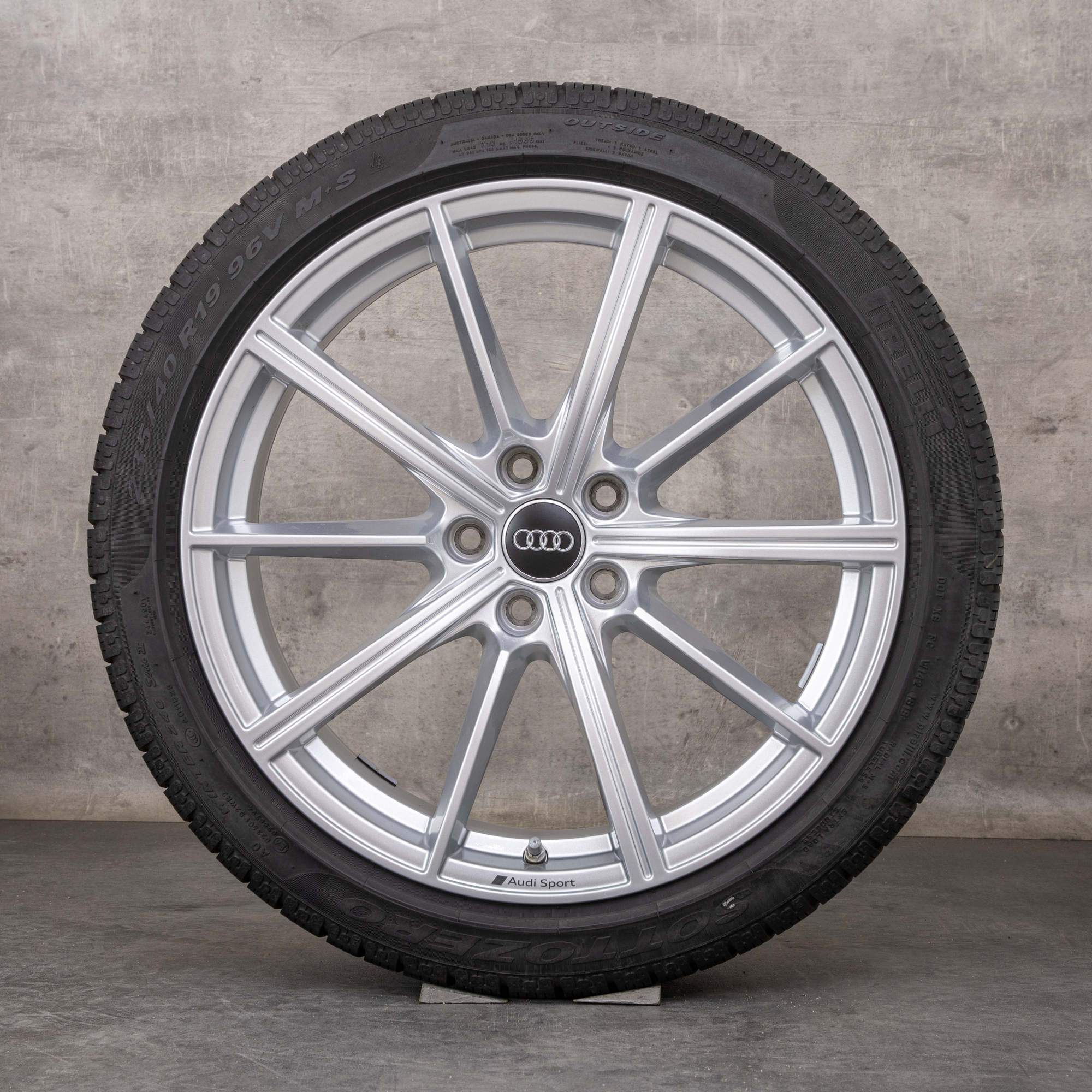 Originale Audi RS4 RS5 vinterdæk med fælge 19 tommer B9 8W 8W0601025CP stjernedesign sølv