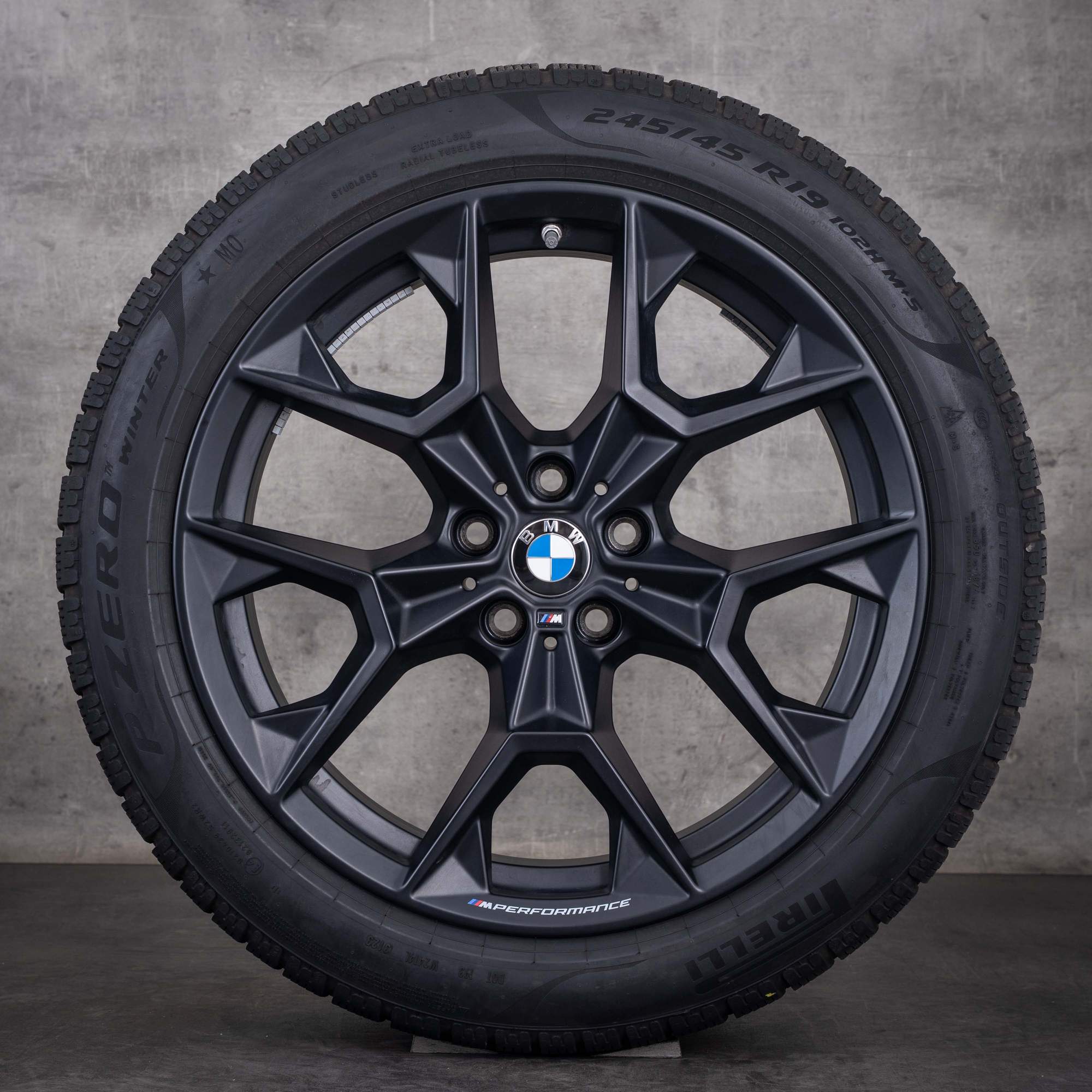 Oryginalne koła zimowe do BMW serii 5 i5 19 cali felgi G60 G61 stylizacja 942 M 5A324F4 5A324F5 matowa czerń