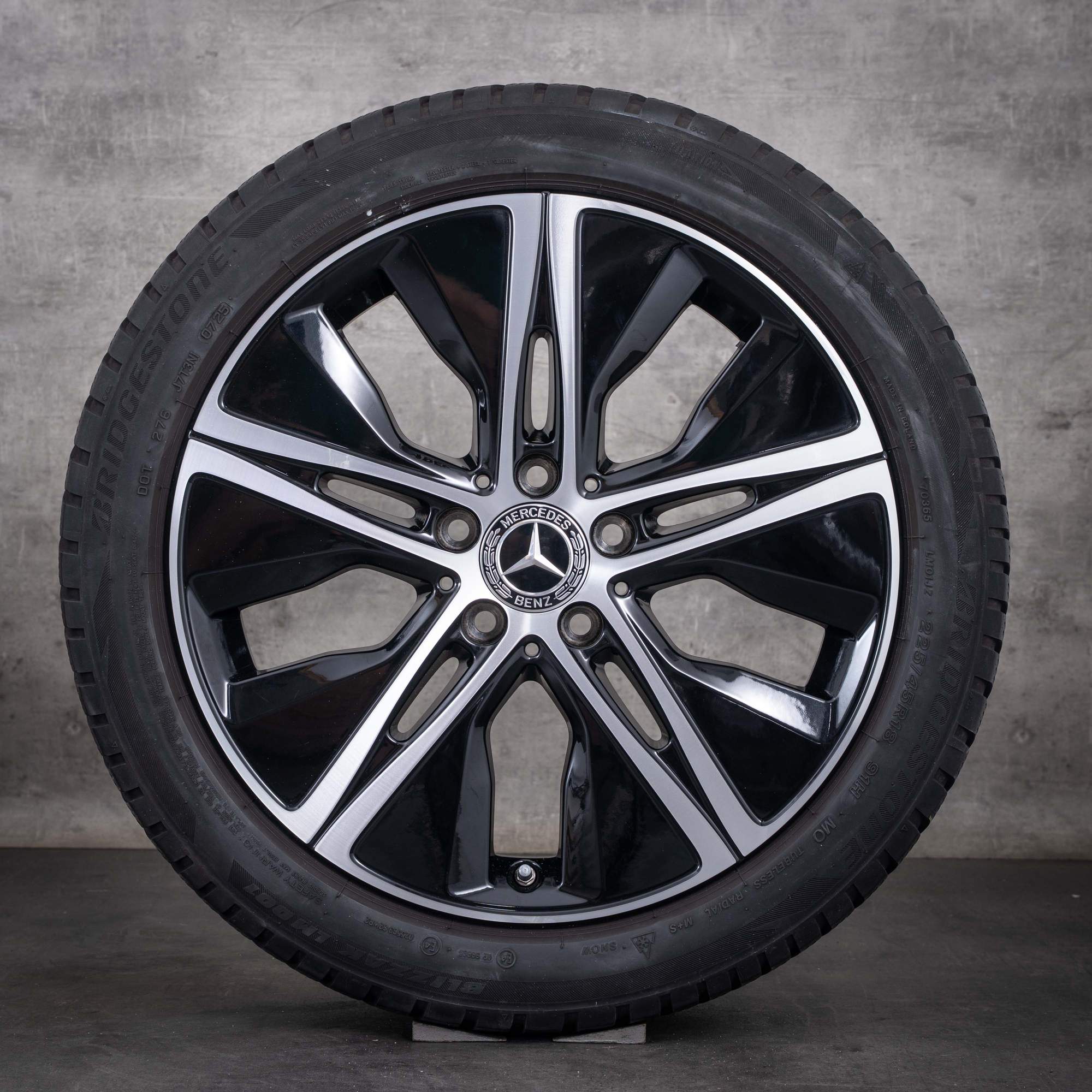 Pneus de inverno originais Mercedes-Benz Classe A, B e CLA 18 polegadas W177 V177 W247 C118 X118 A1774010500, pretas com acabamento diamantado