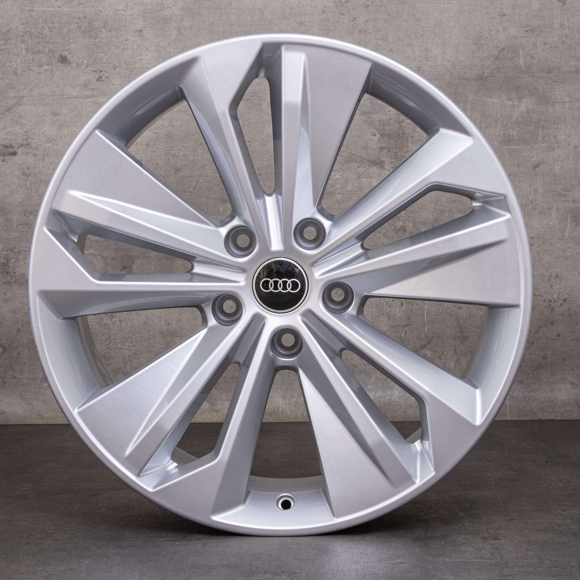 Original Audi Q6 SQ6 e-tron Winterräder 20 Zoll GF Felgen 85H601025BP 85H601025BQ Flax silber NEU