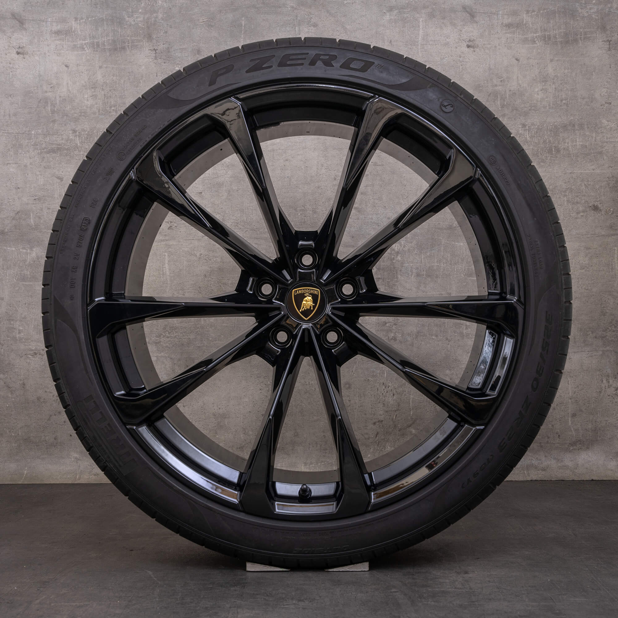 OEM Lamborghini Urus rims 23 inch summer wheels 4ML601025CP 4ML601025CR black glossy