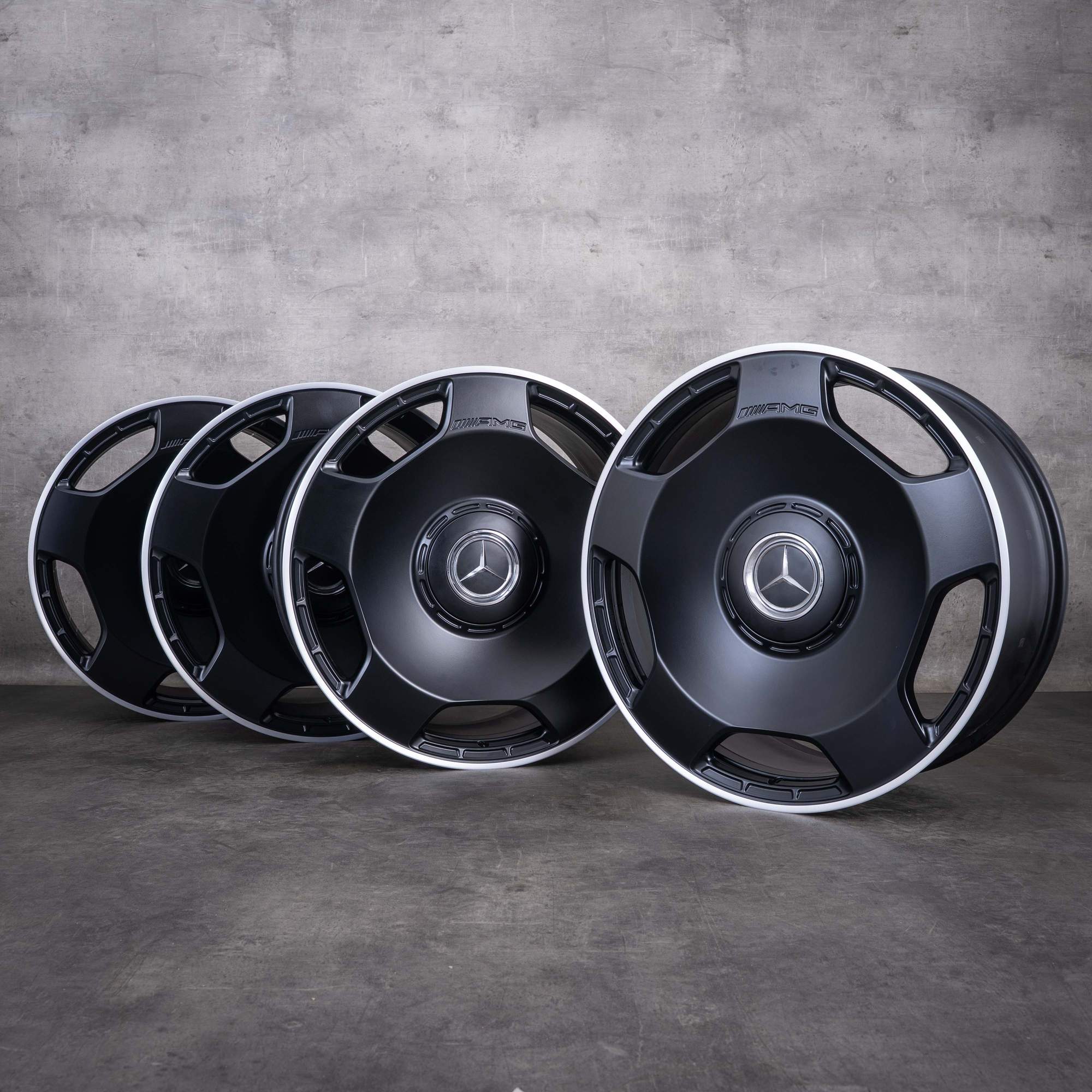 Oryginalne felgi Mercedes-Benz Klasy G G63 AMG 22 cale W463 W465 Monoblock A4634014100 czarne matowe z diamond cutem