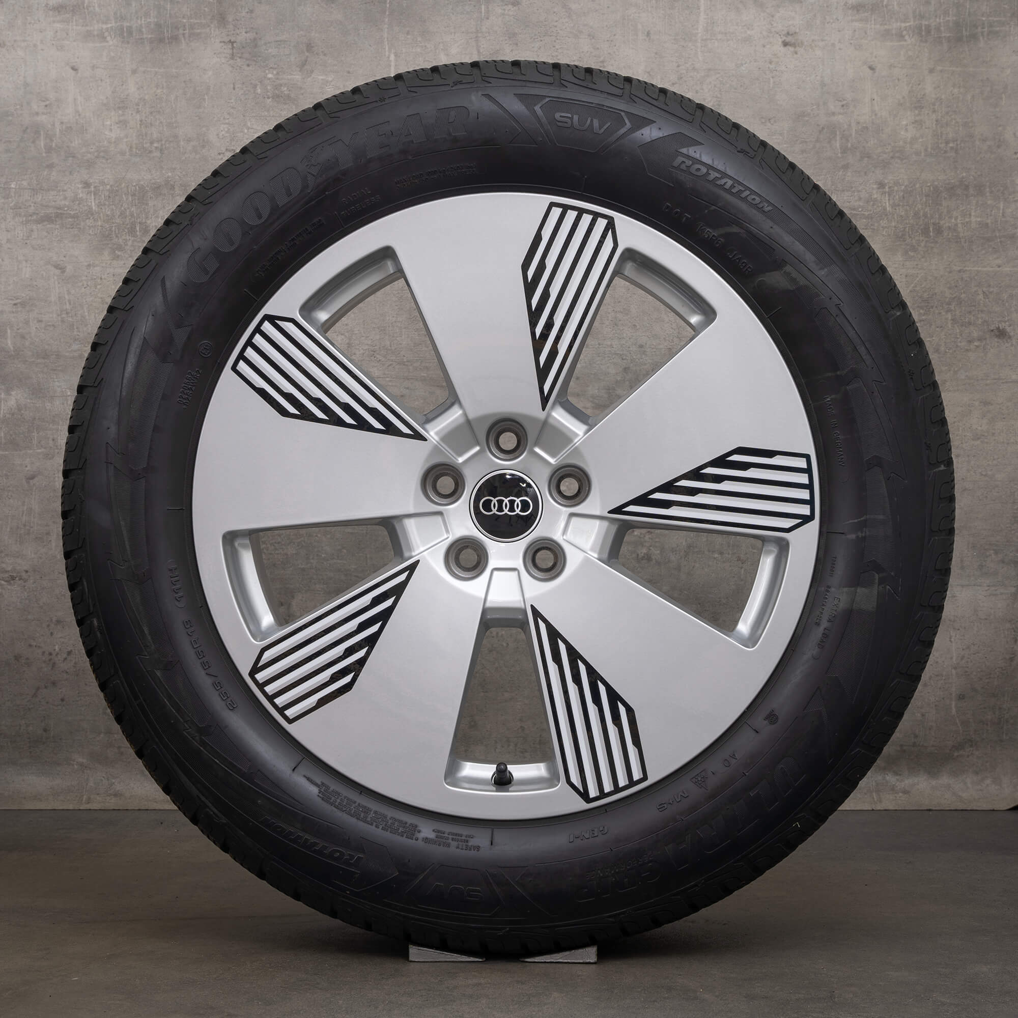 OEM Audi Q8 e-tron 4KE GE 19 inch Aero rim winter wheels tires ...
