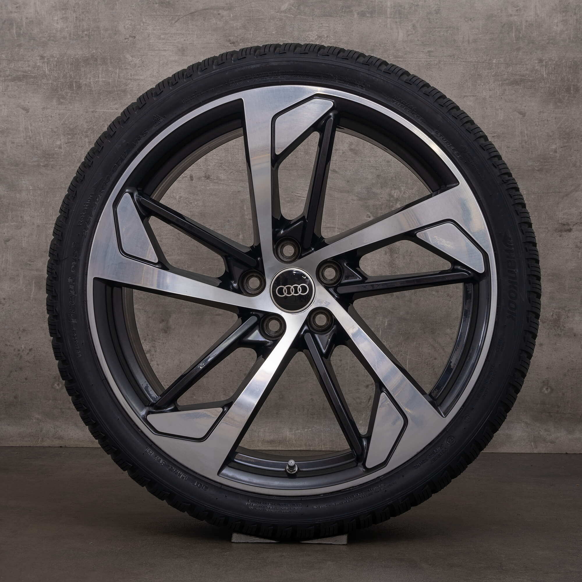 Original Audi RS4 RS5 Felgen 20 Zoll B9 8W F5 Winterreifen Trapezoid 8W0601025CN Winterräder