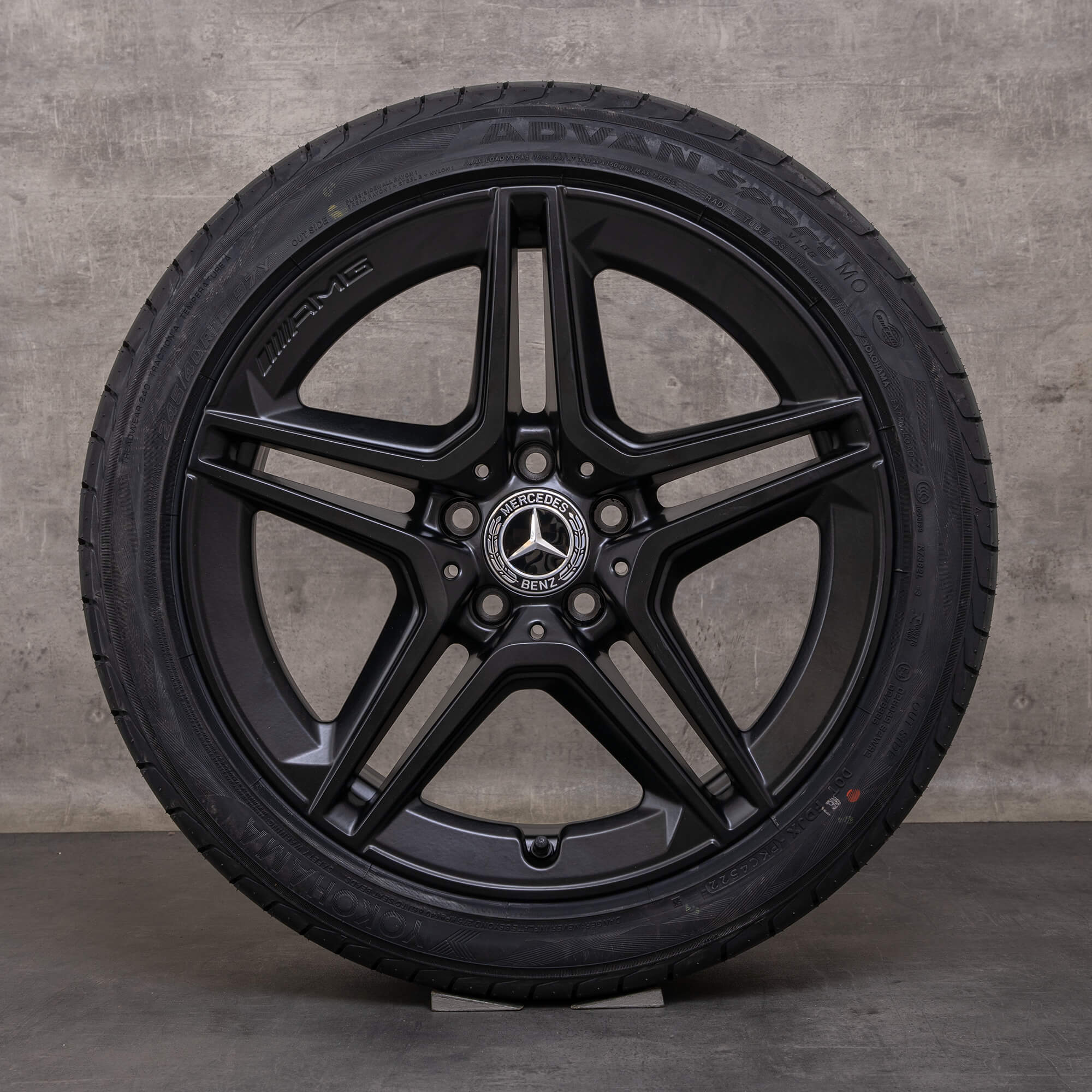 Autentico Mercedes Benz Classe C AMG cerchi 18 pollici W205 S205 C205 A205 pneumatici estivi A2054019500 A2054019600 nero opaco
