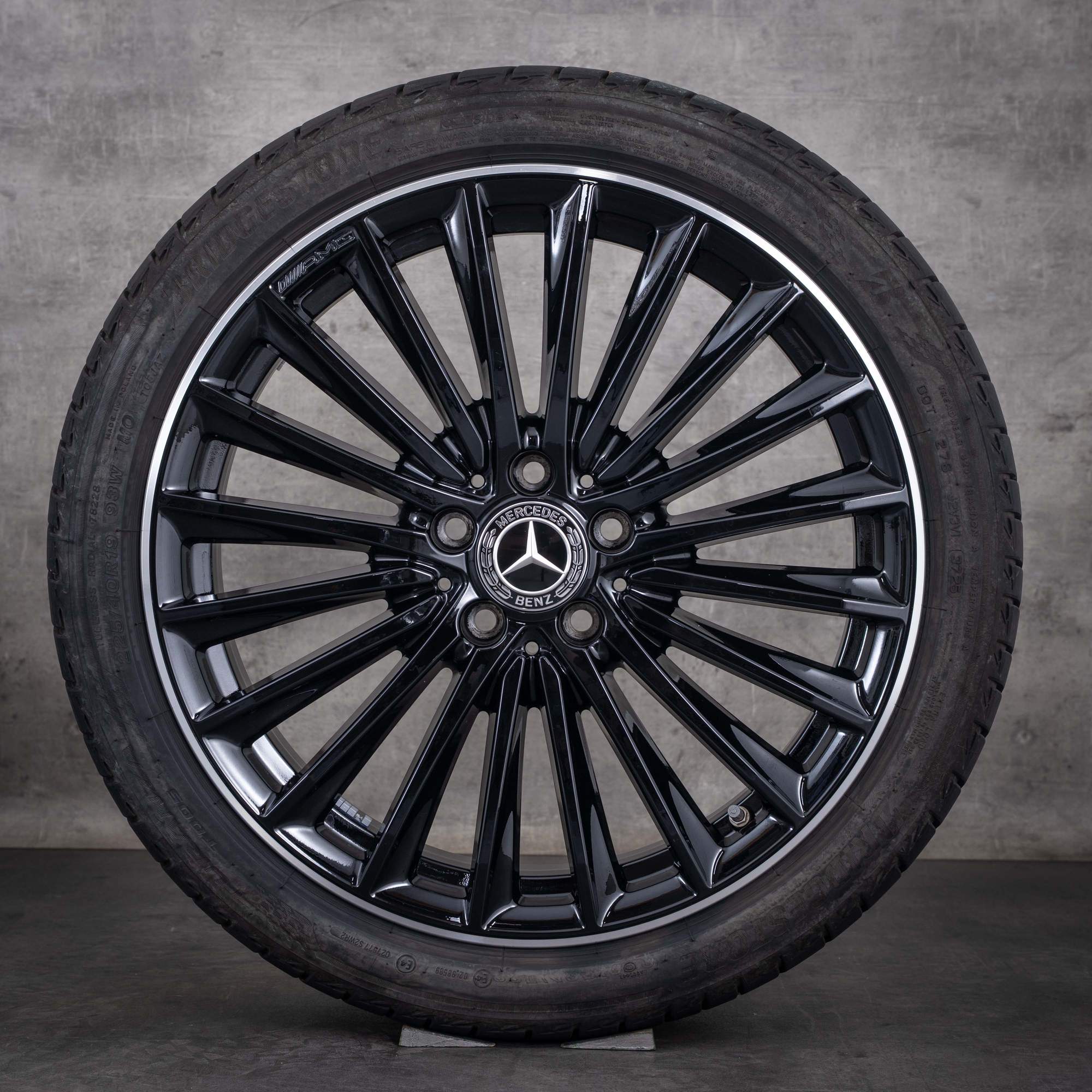 Alkuperäiset Mercedes-Benz A-sarjan ja B-sarjan CLA AMG-vanteet 19 tuumaa W177 W247 C118 X118 kesärenkaat A1774014200 diamond cut mustat