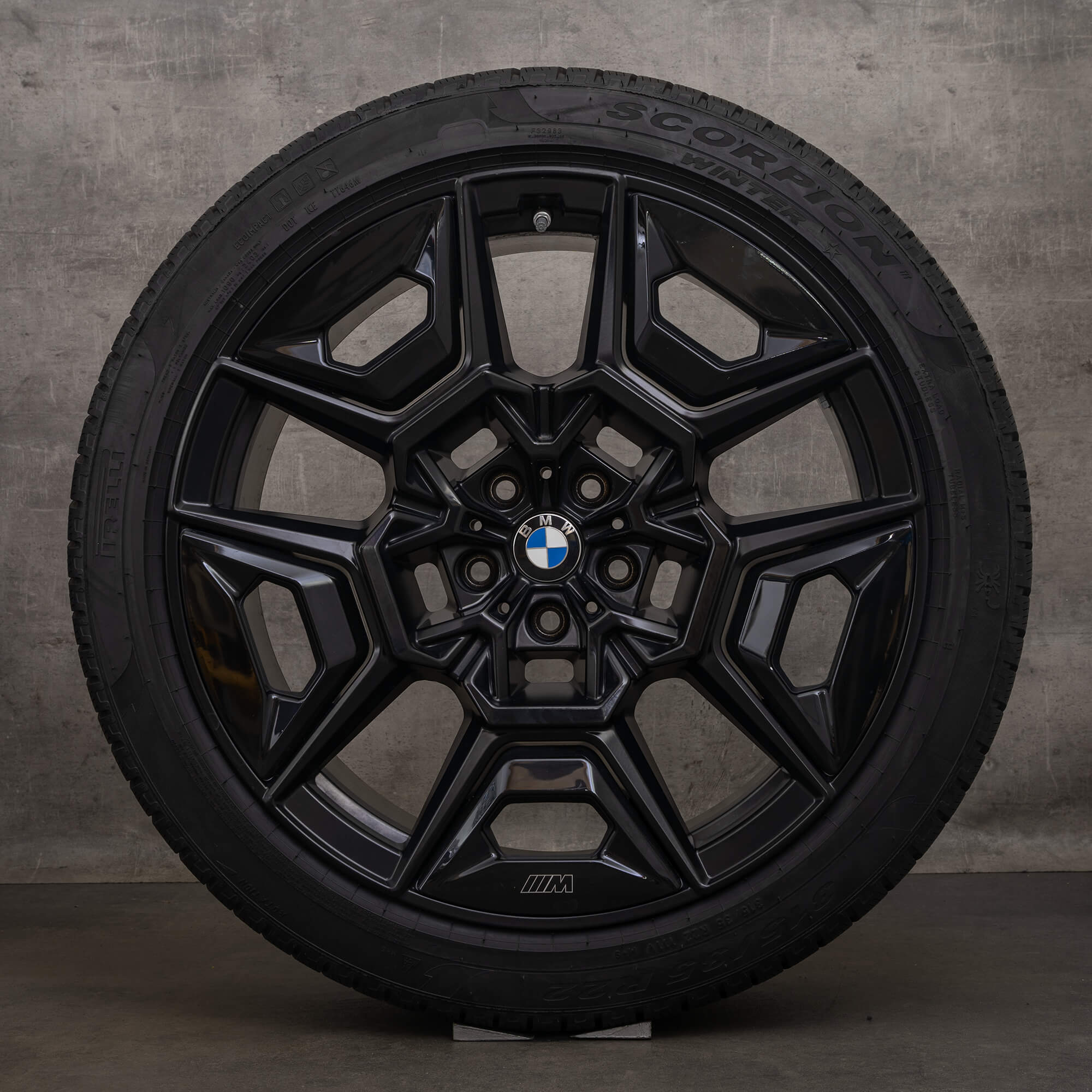 OEM BMW XM 22 inch G09 rims winter tires Styling 922 M 1543987