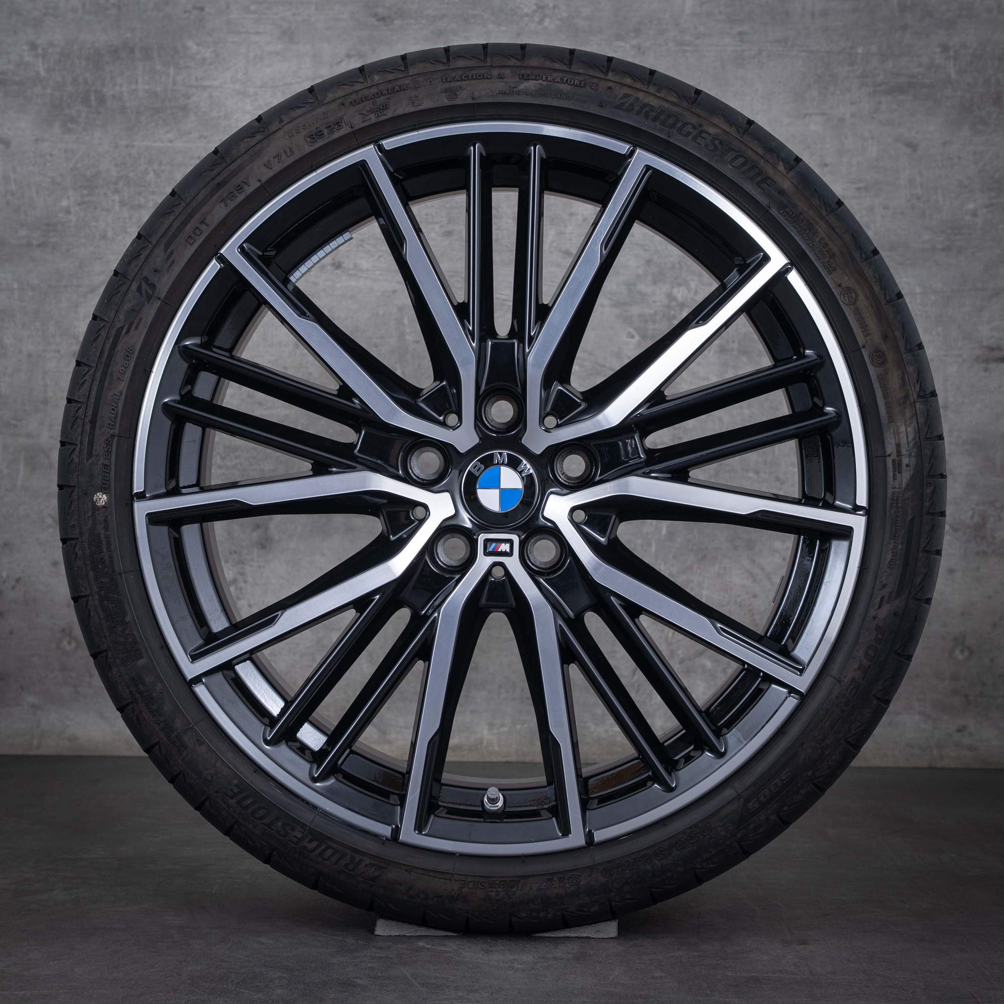 Oryginał BMW Seria 1 2 koła 19 cali F40 F44 Gran Coupe letnie stylizacja 552 M 8092356 czarny Polerowane